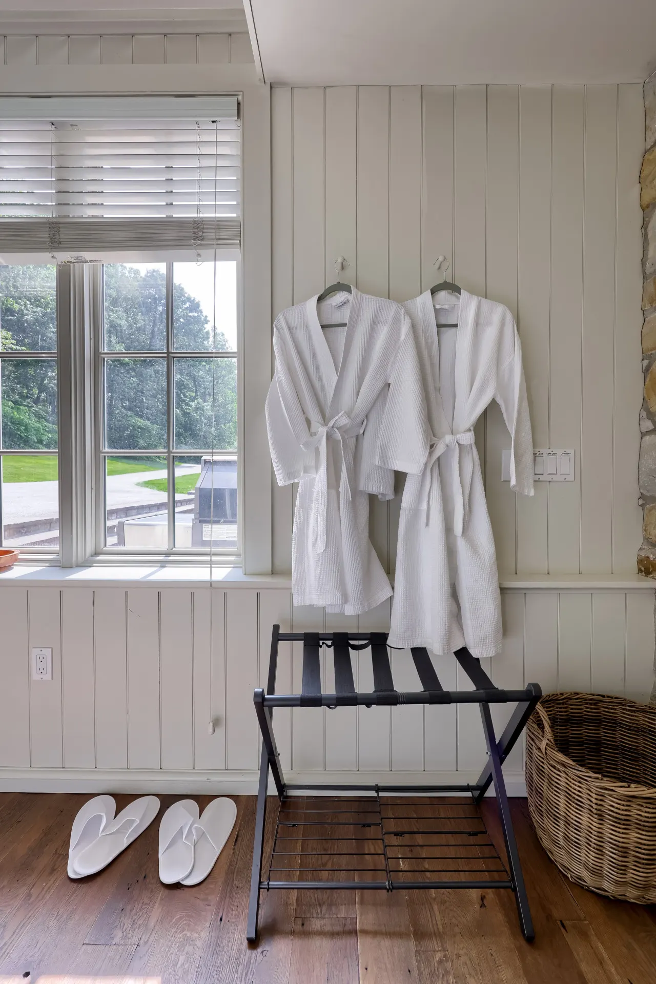 Stone Cottage at Roundtop Estate (romantic couples Retreat) 17
