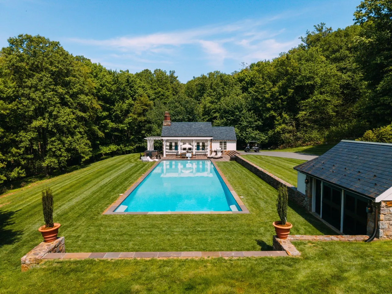 Stone Cottage at Roundtop Estate (romantic couples Retreat) 18