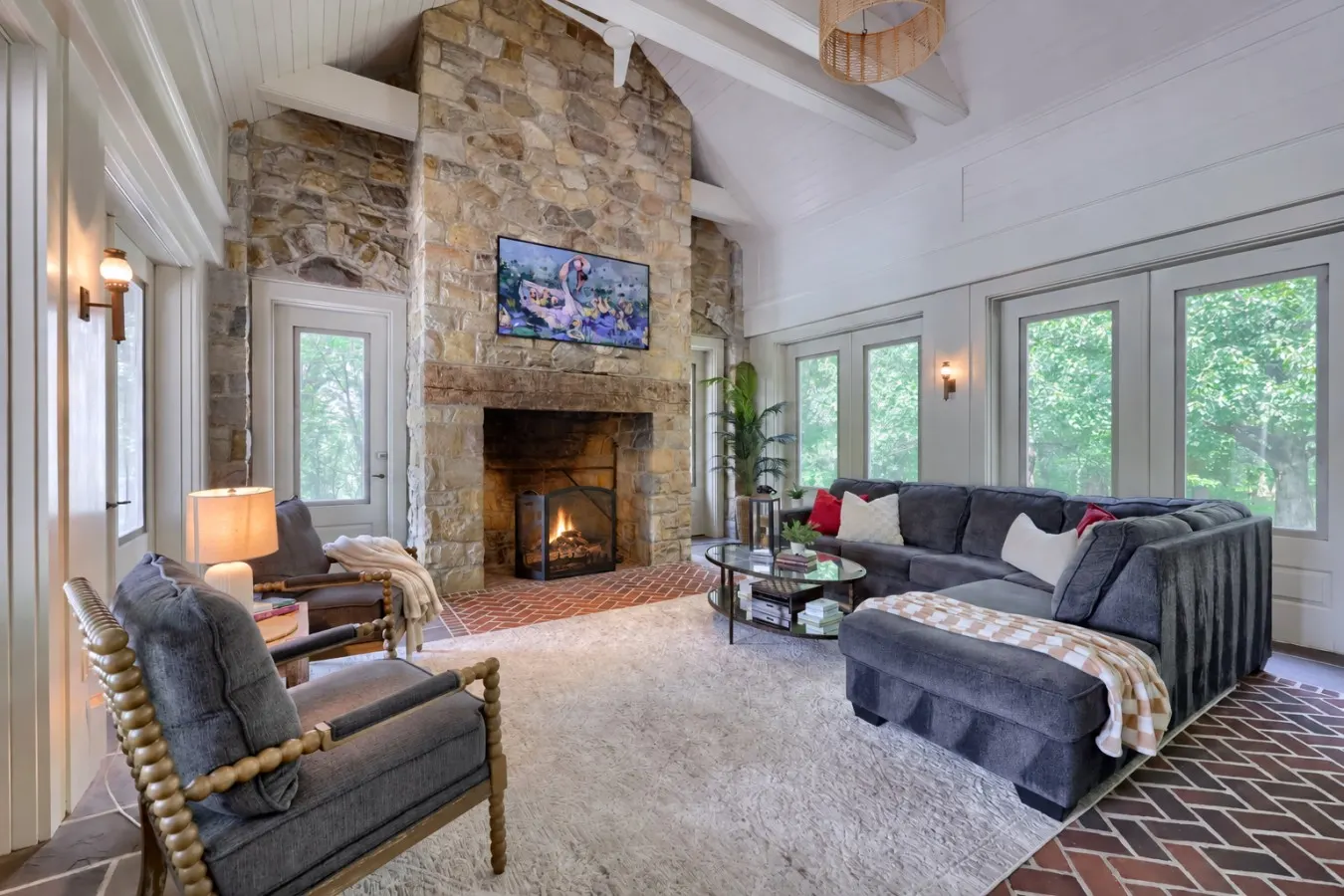 Stone Cottage at Roundtop Estate (romantic couples Retreat) 6