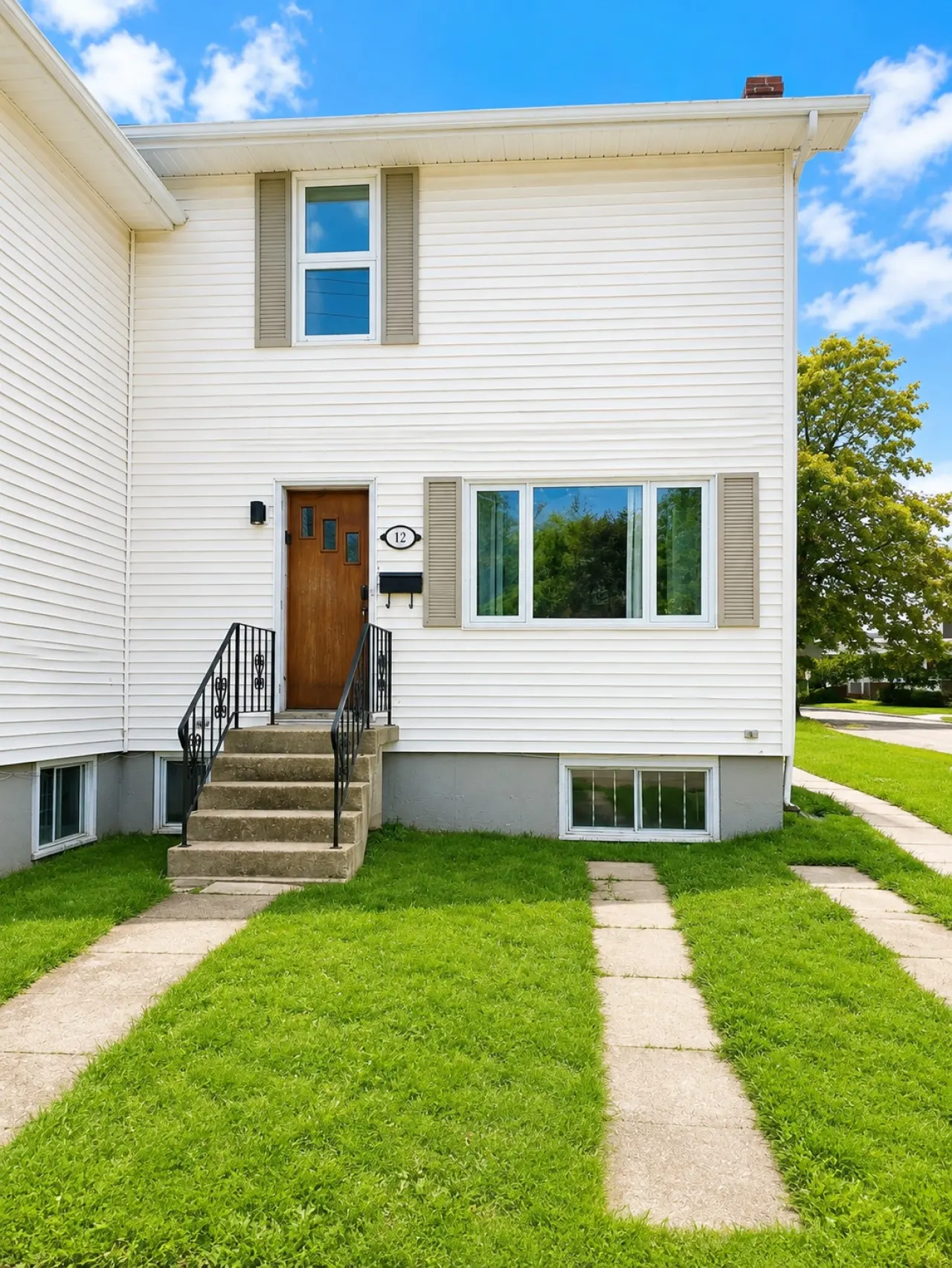 Cozy 2-Bedroom Basement Apartment Near Hospitals