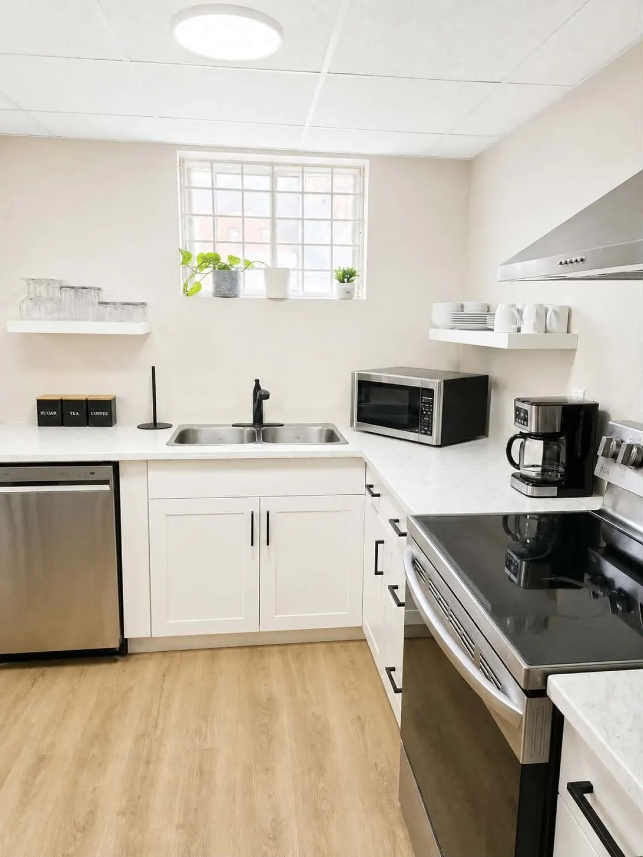 Cozy 2-Bedroom Basement Apartment Near Hospitals 10