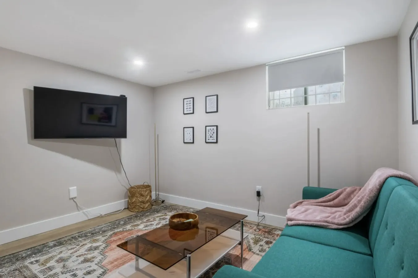 Cozy 2-Bedroom Basement Apartment Near Hospitals 8