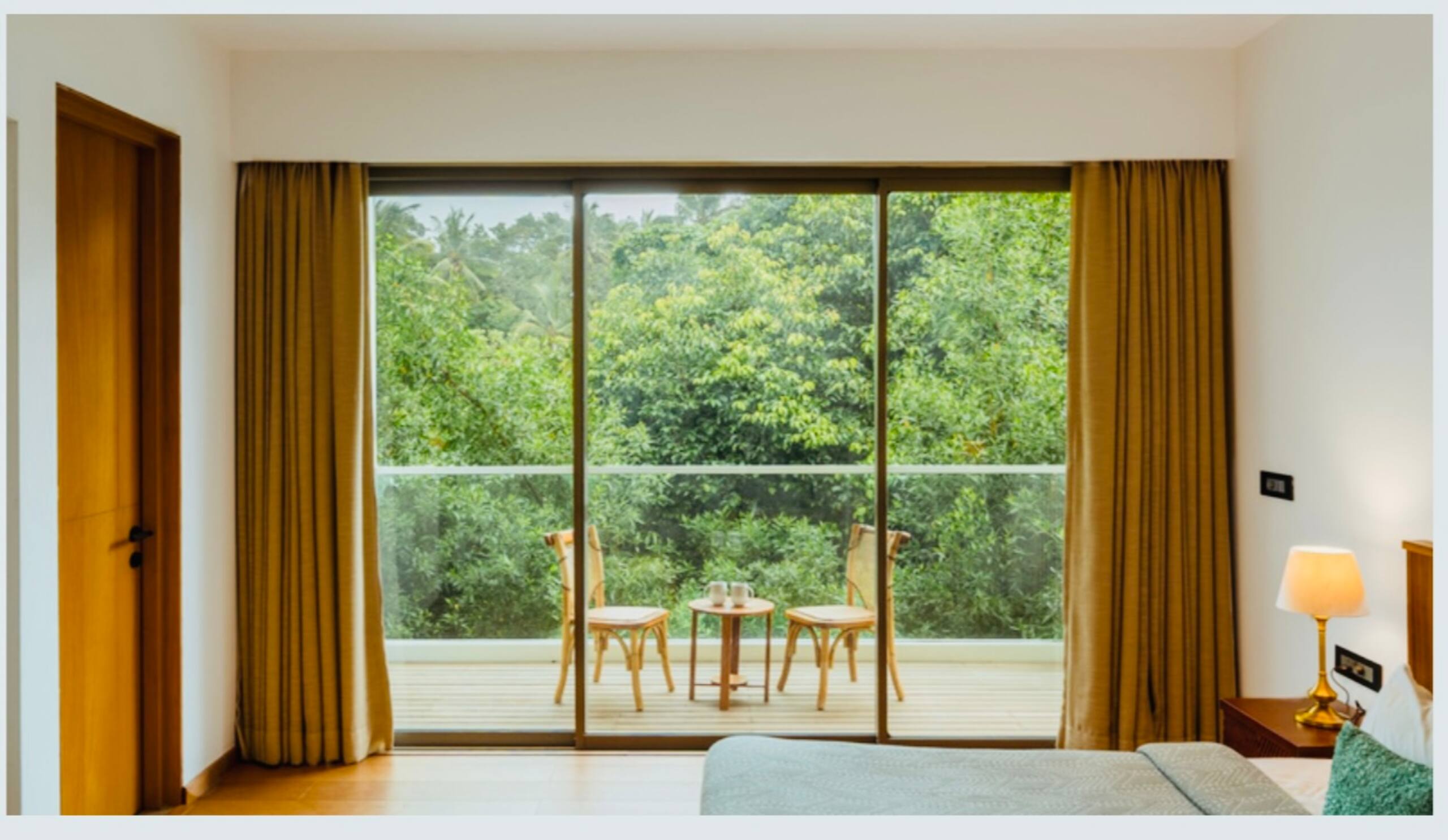 Banyan tree Villa- caretaker / pool / garden 13