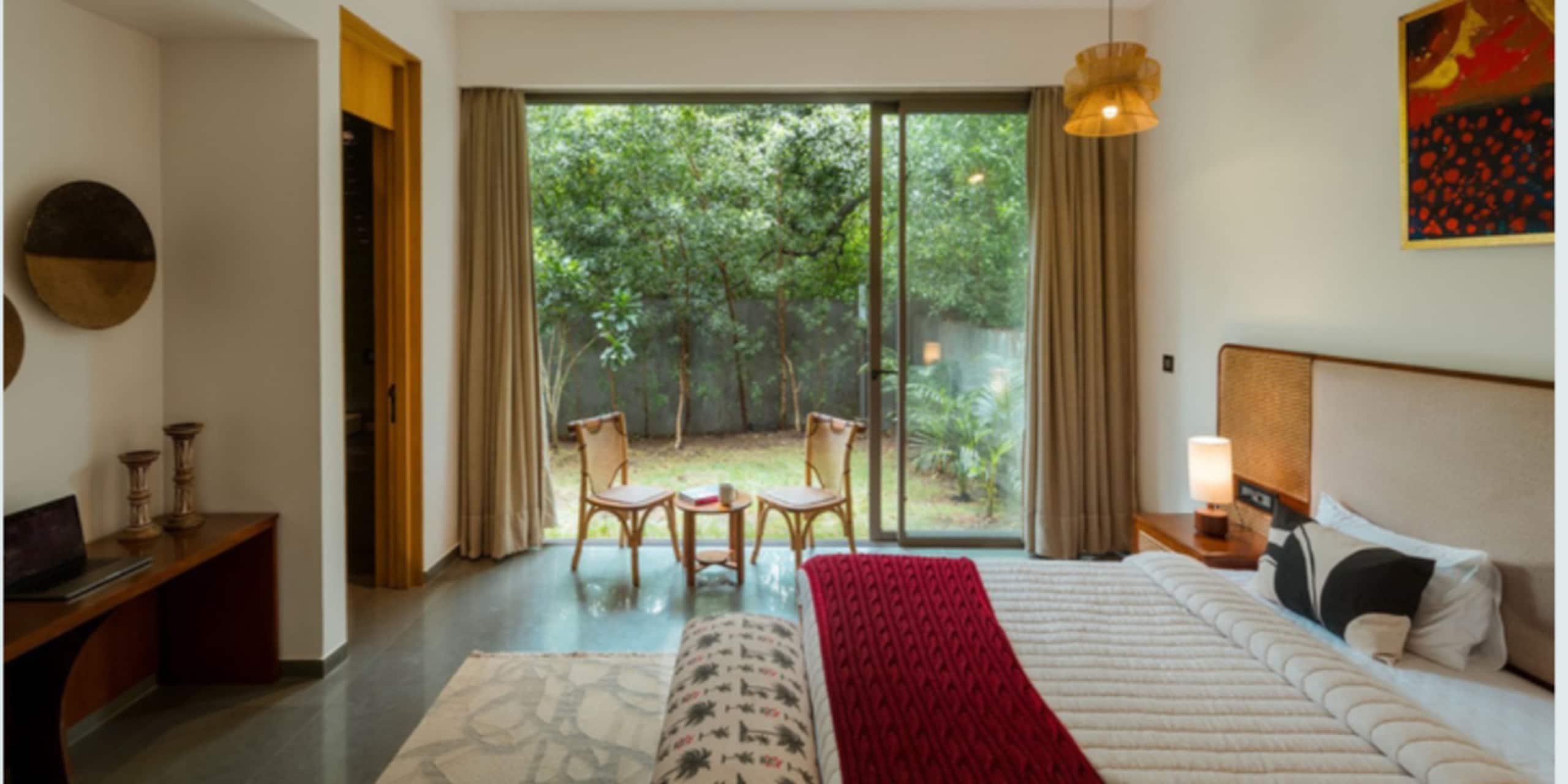 Banyan tree Villa- caretaker / pool / garden — photo 5