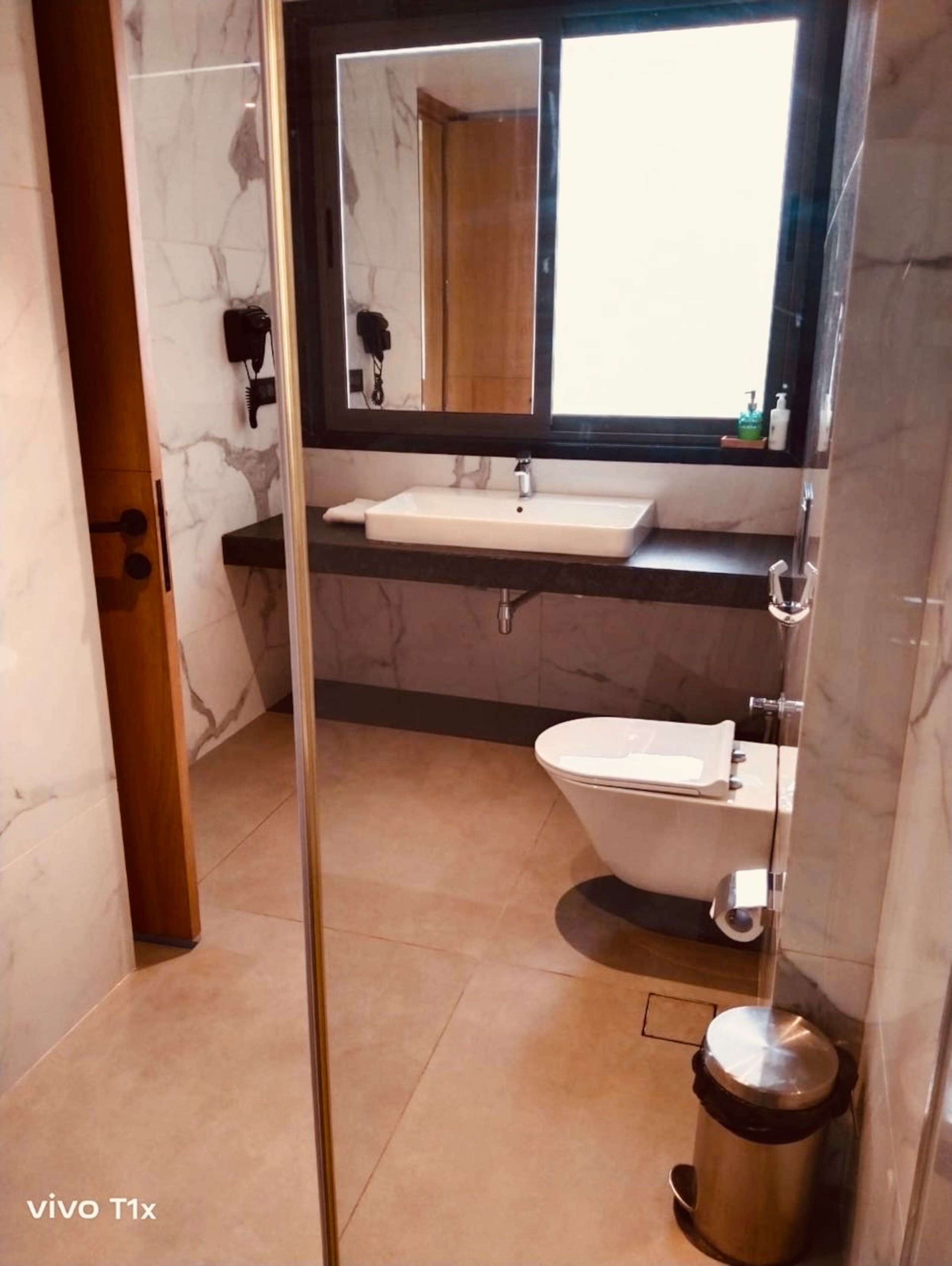 Banyan tree Villa- caretaker / pool / garden 19