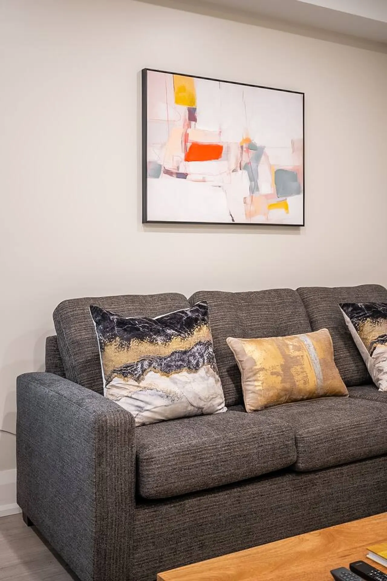 Modern Designer 1BR King Bed West End 13