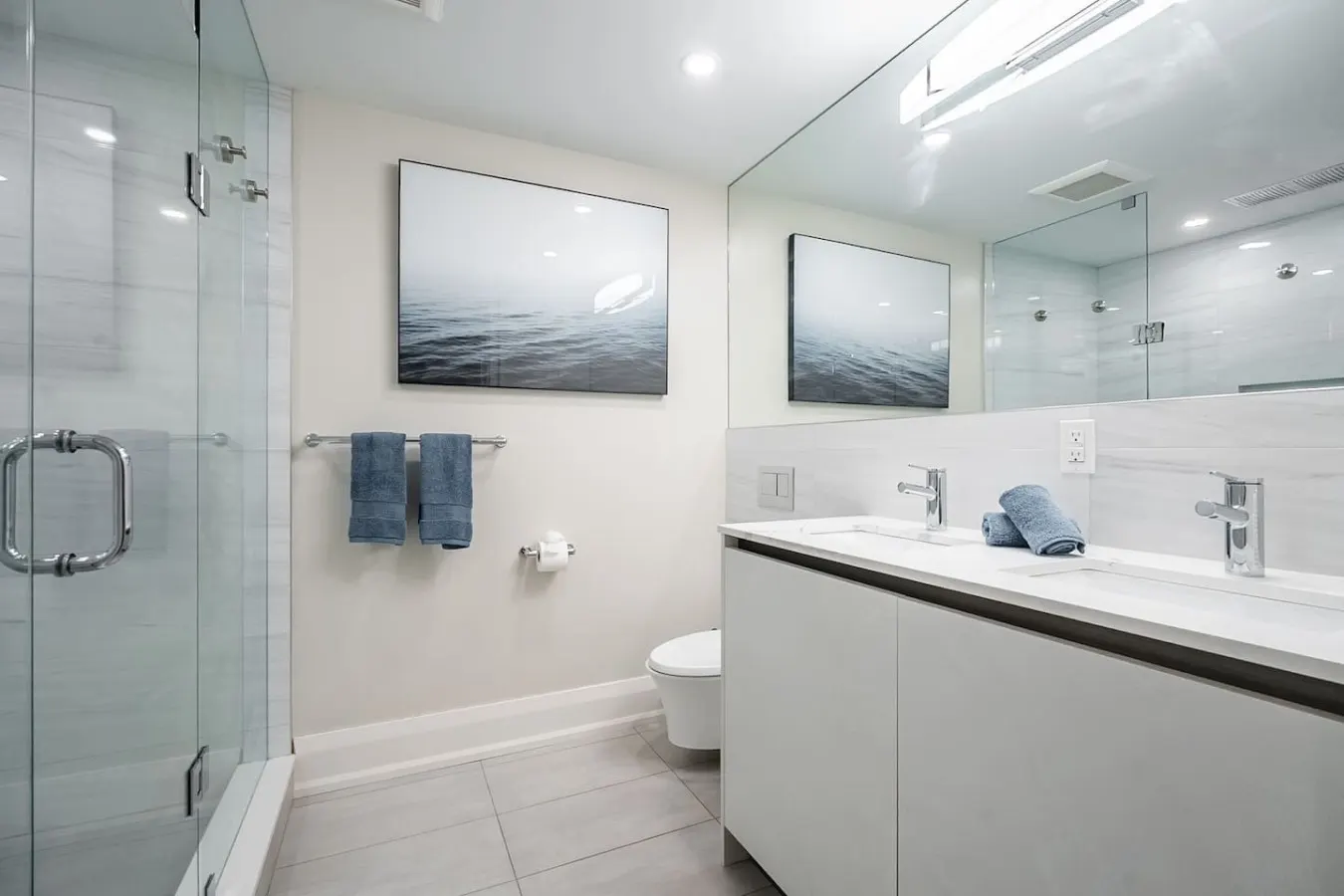 Modern Designer 1BR King Bed West End 19