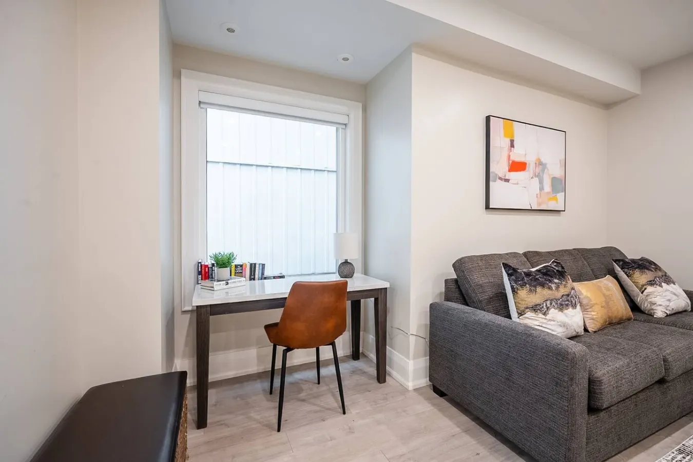 Modern Designer 1BR King Bed West End 5