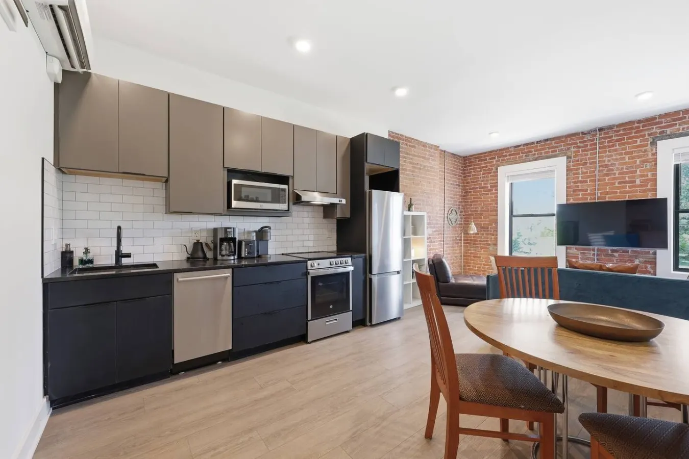Olde Towne East Loft Brick, Workspace, Laundry 2