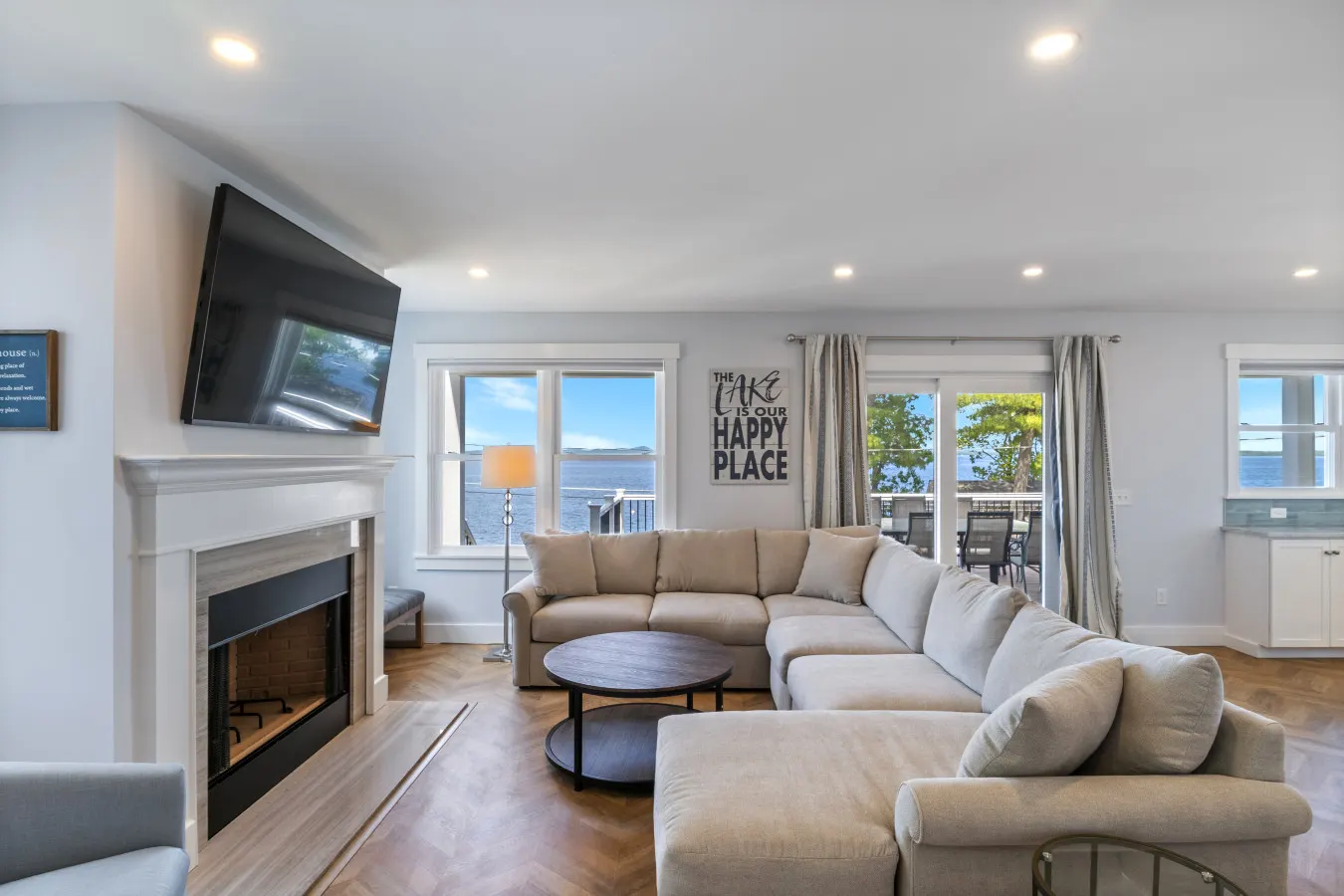 Rocky Beach House- A BRAND NEW Lake House on Sebago 15