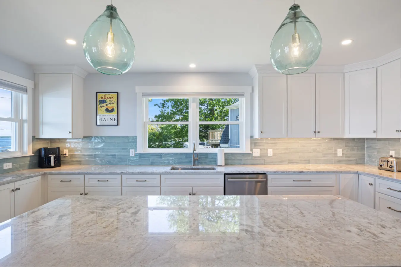 Rocky Beach House- A BRAND NEW Lake House on Sebago 8