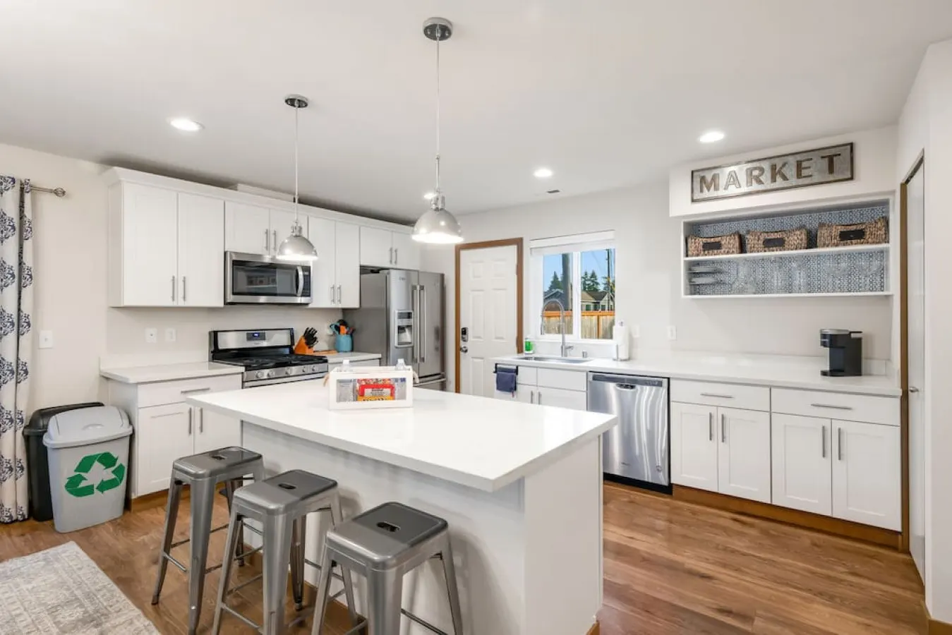 Lovely Family Gem ~ 10mins to Downtown 13