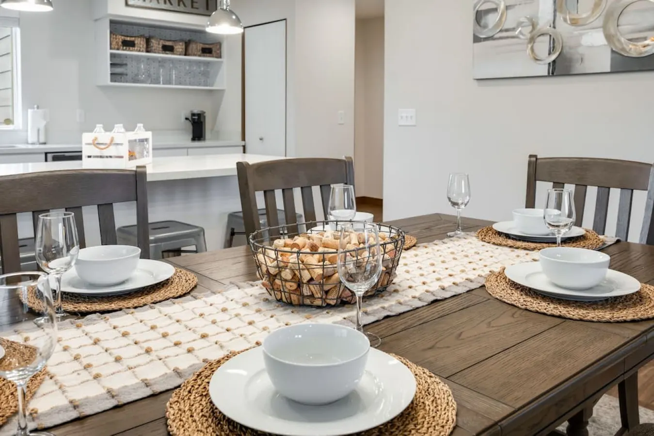 Lovely Family Gem ~ 10mins to Downtown 17