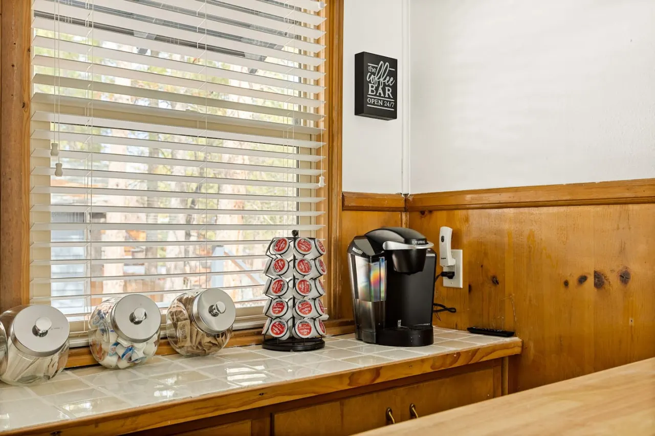 Lil' Oso Bonita Cabin Walk 2 the Village, Games & SPA 8