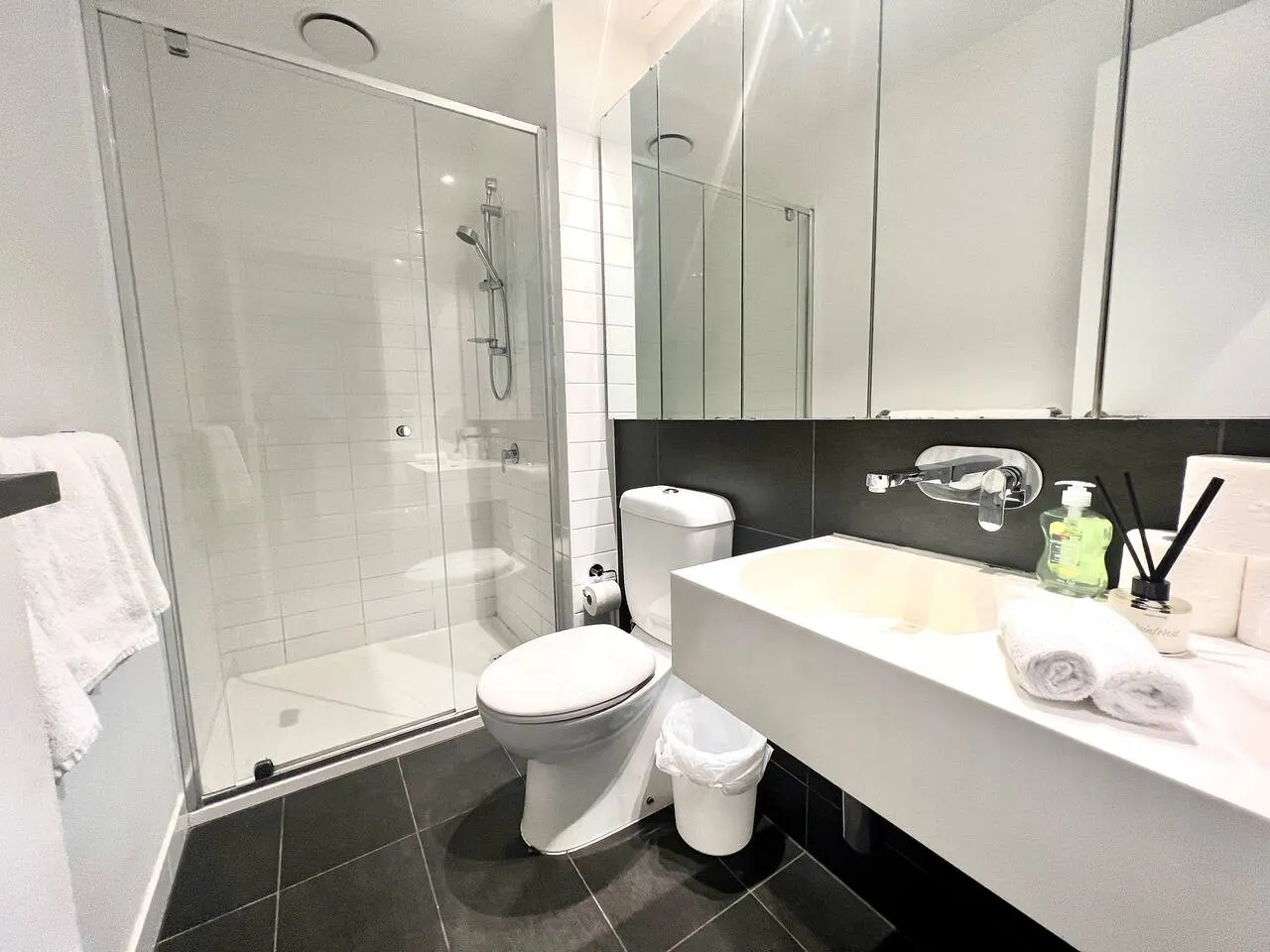 3BR City View Apartment @ CBD 10