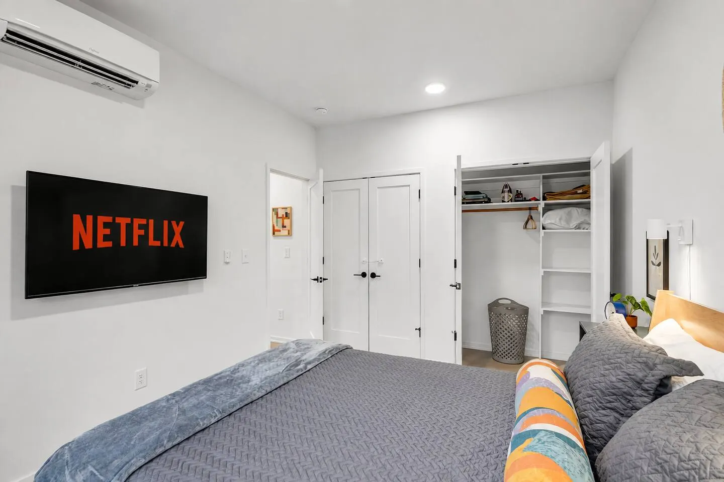 Downtown Authentic, Backyard, Rooftop, Pets OK 12