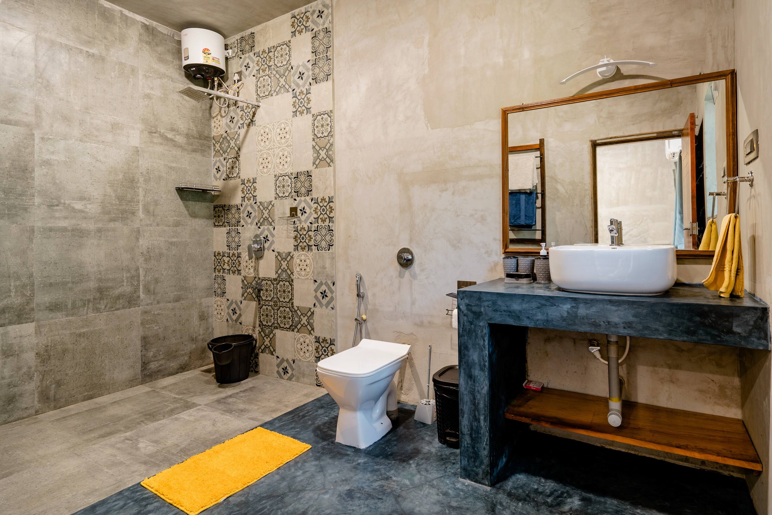 Private A/C room in spacious villa @colombhouse 33