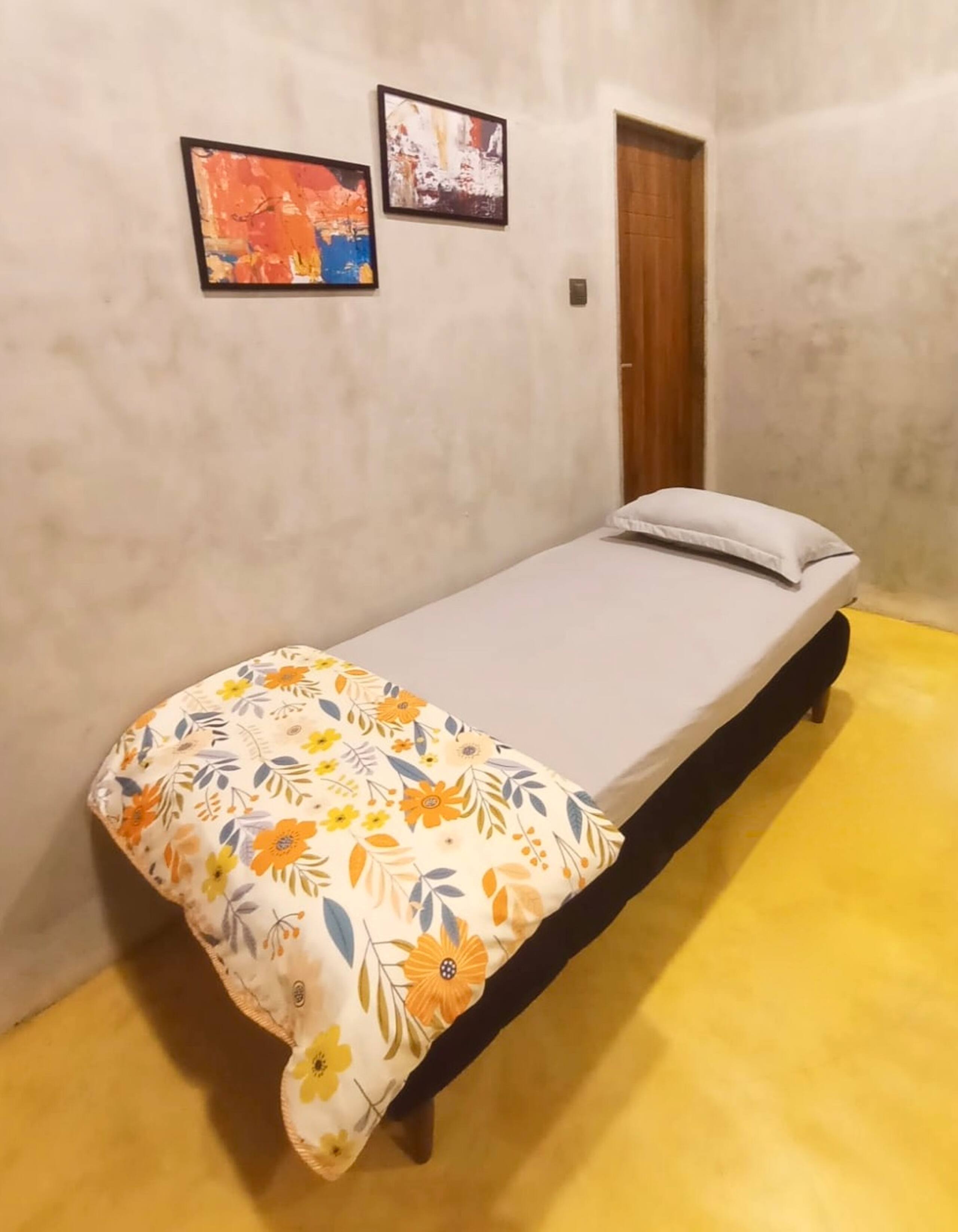 Private A/C room in spacious villa @colombhouse 34