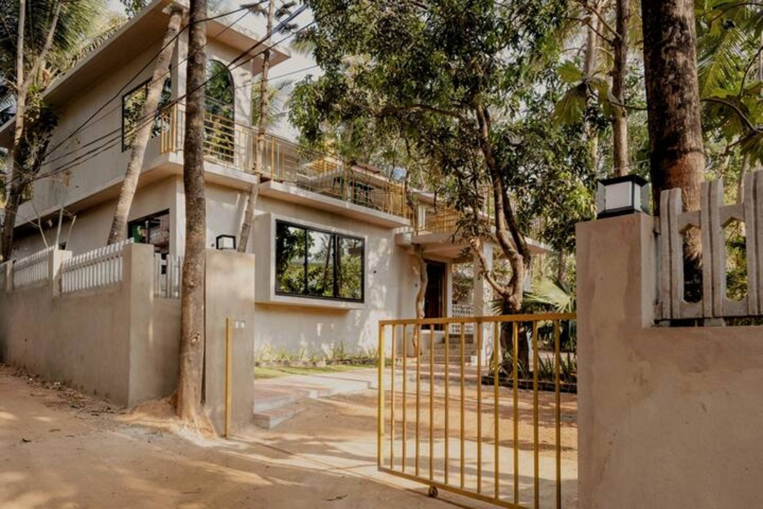 Private A/C room in spacious villa @colombhouse 20