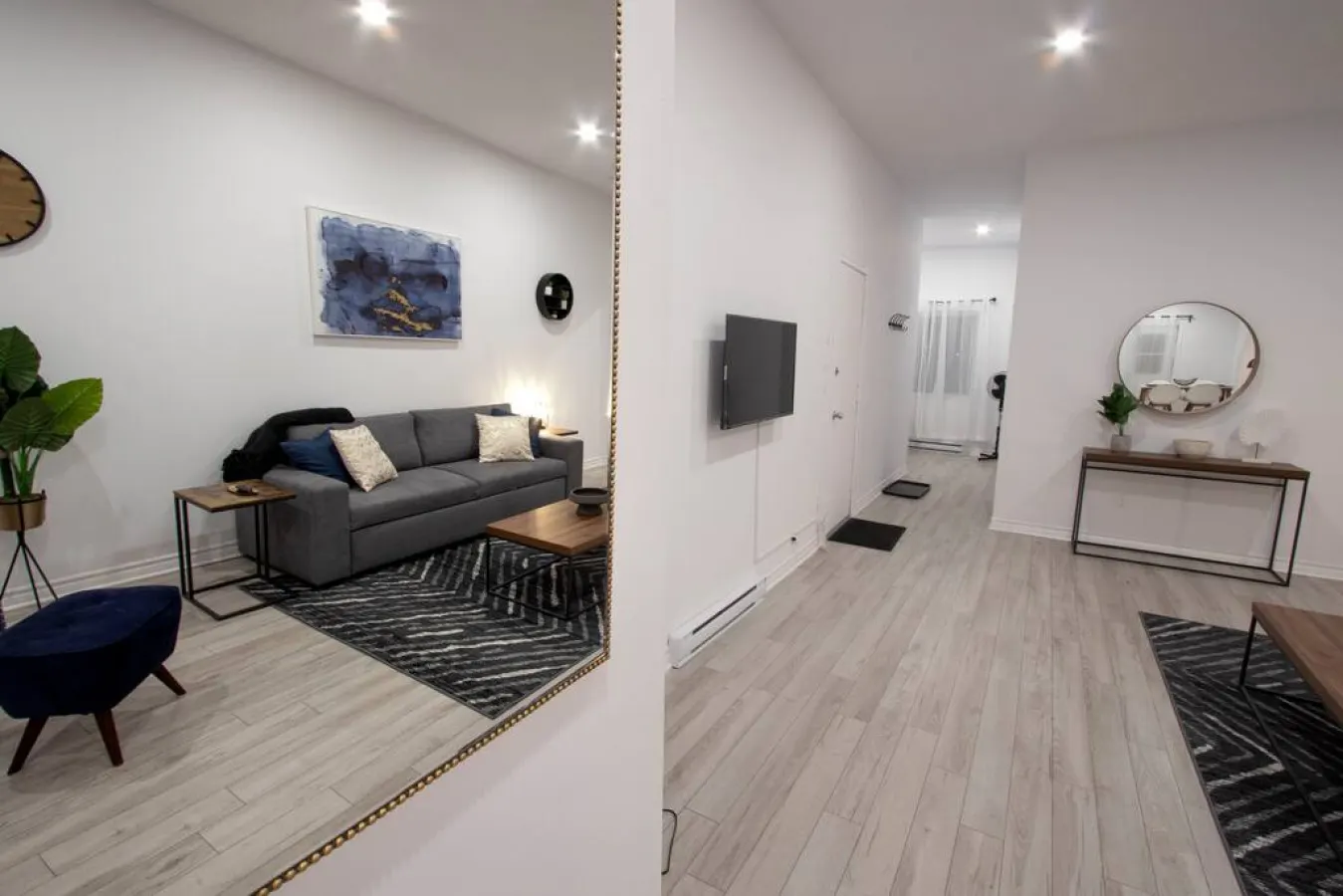 Blue&Gold/Plateau/St-Laurent/SelfCheck-In/AC/TV 15