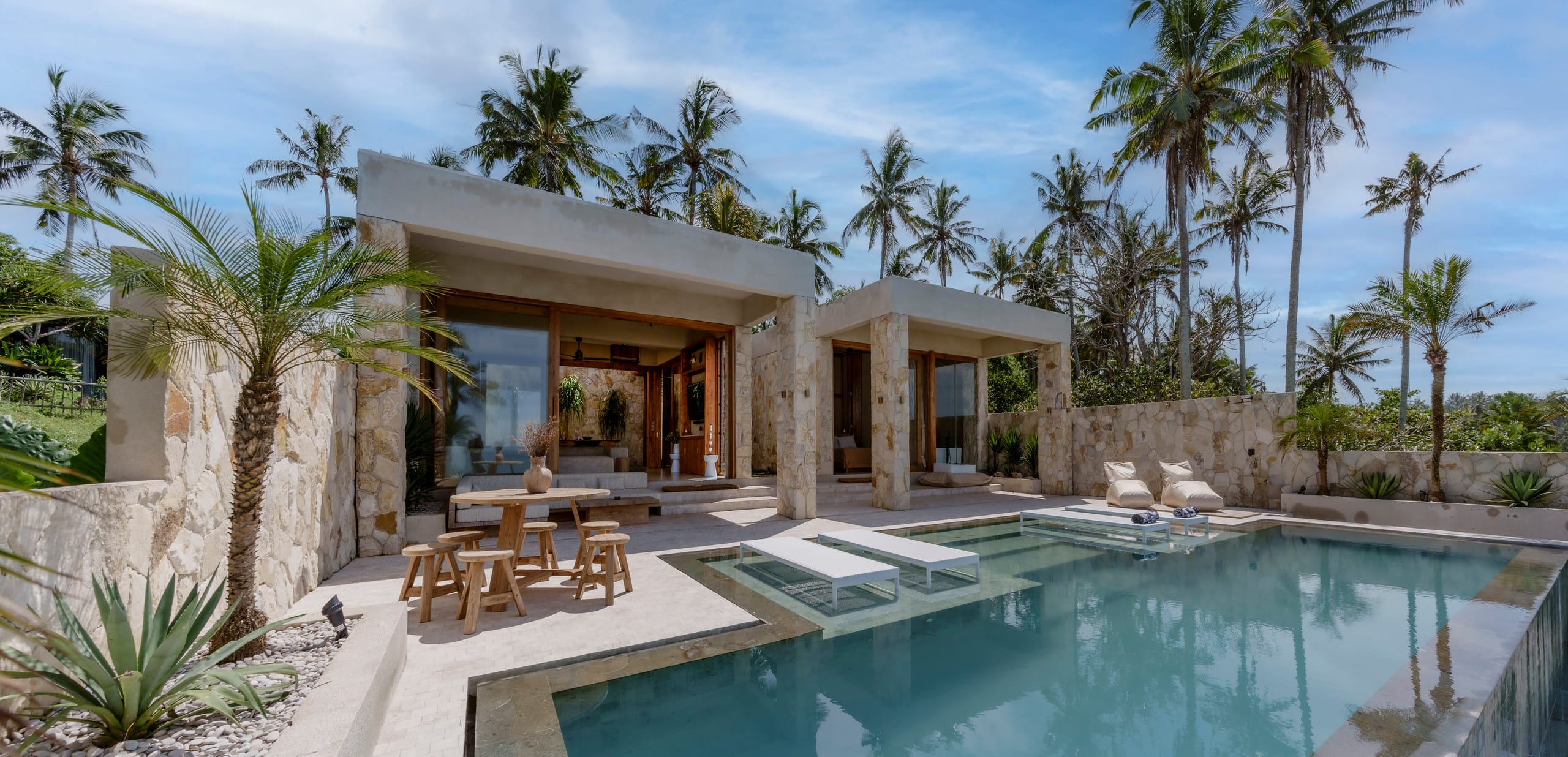 Beachfront Views Balian LuxVilla — photo 2