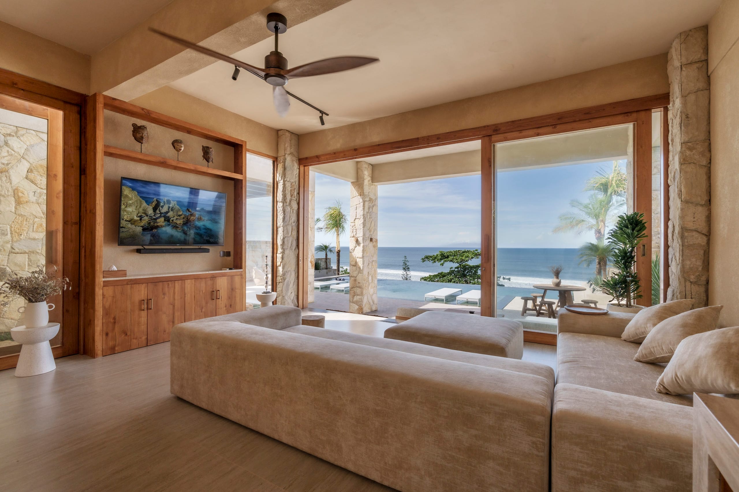 Beachfront Views Balian LuxVilla — photo 3