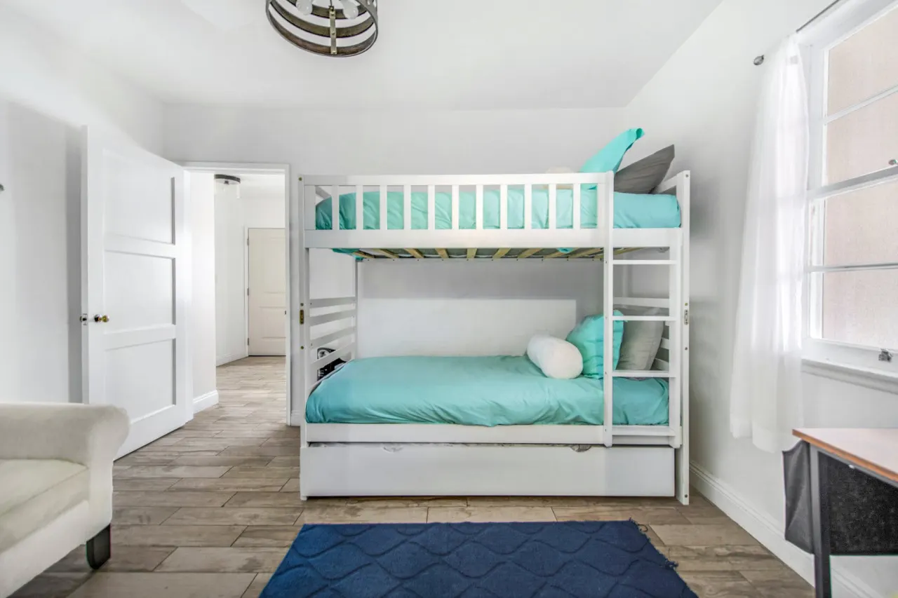 MB Gem Lower - Steps To The Beach, Ocean Breeze 15