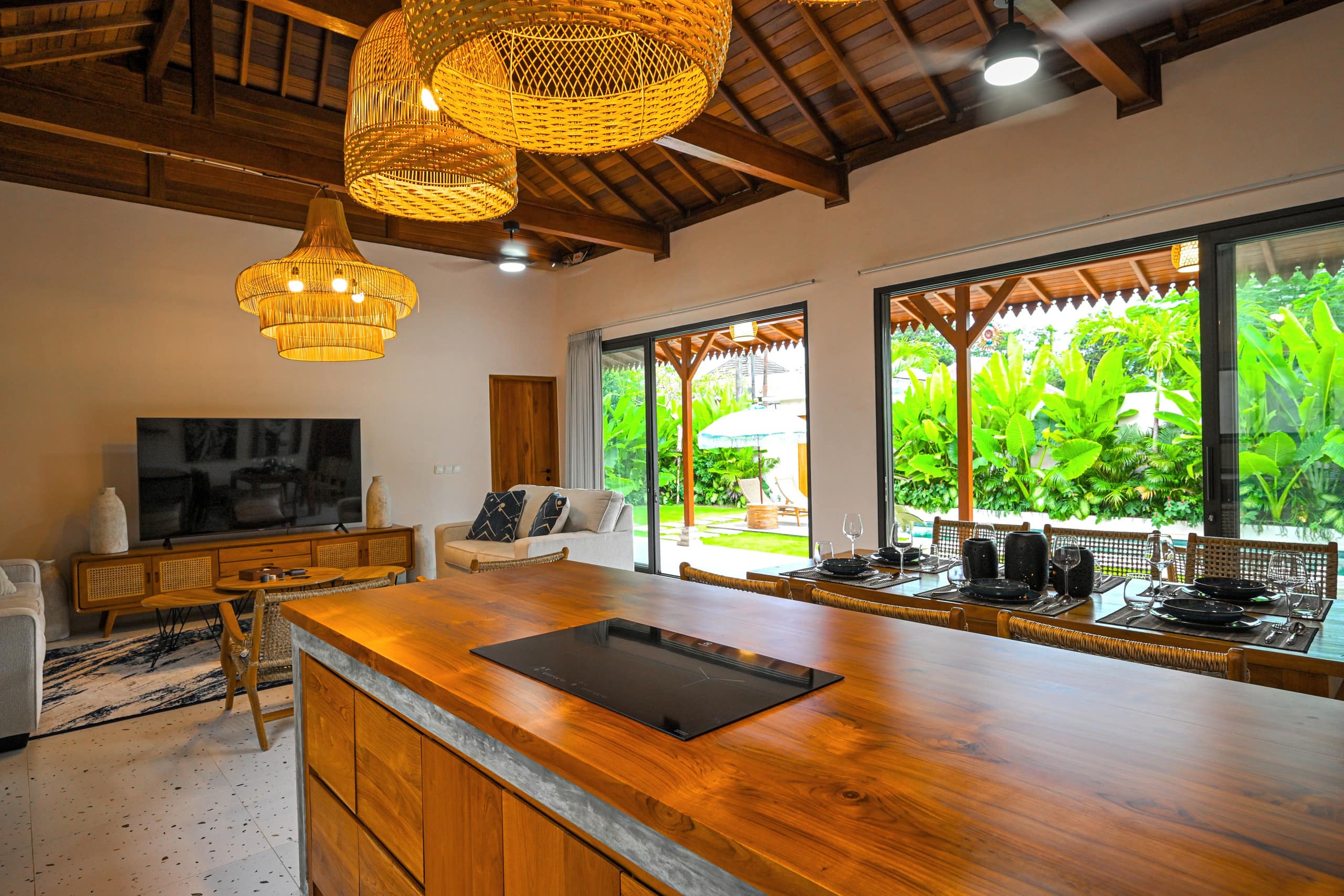 Spacious Luxury 2BR Tropical Villa in Jimbaran 20