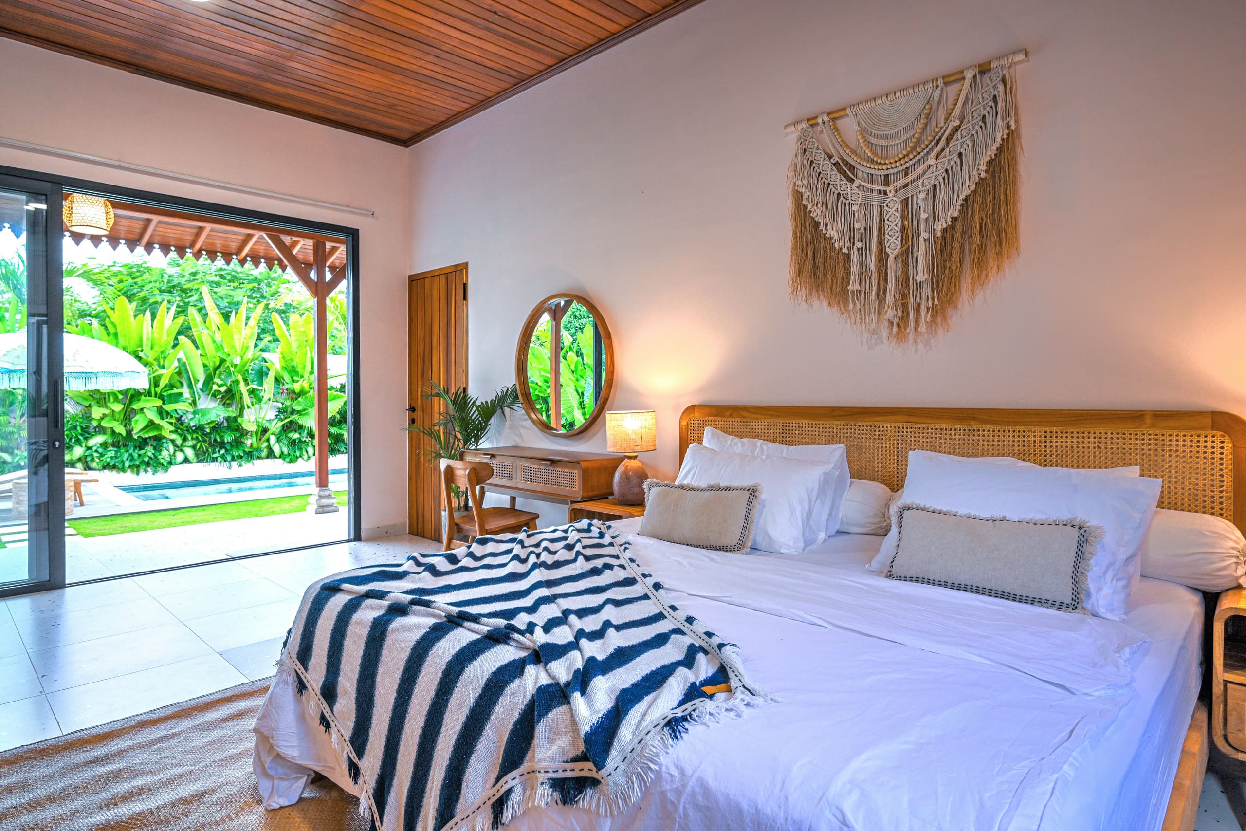 Spacious Luxury 2BR Tropical Villa in Jimbaran 39