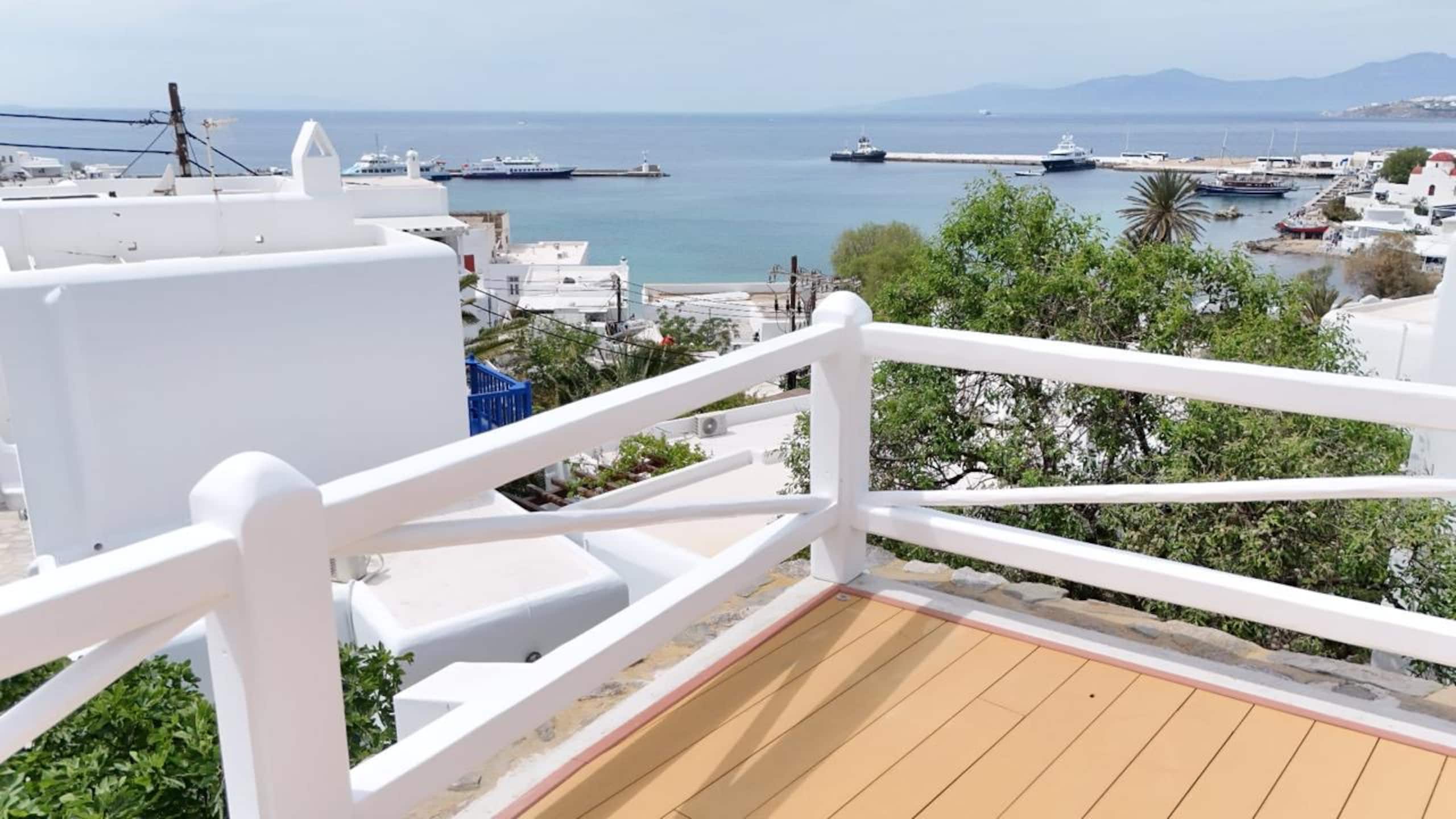 Mykonos Town Studio with Kitchen 24