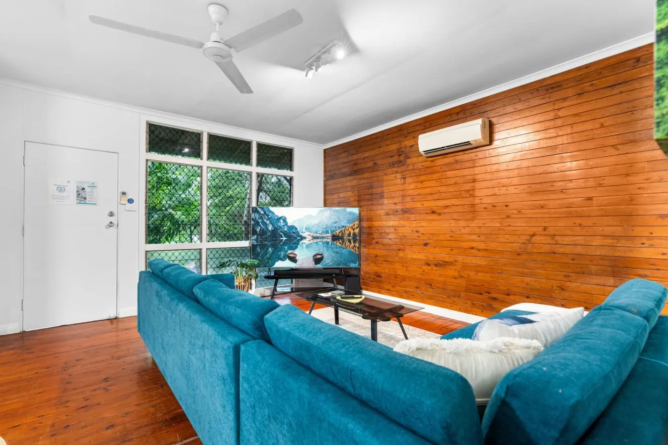 Zen City Tropics: Fenced Yard - Balcony - Desk 12