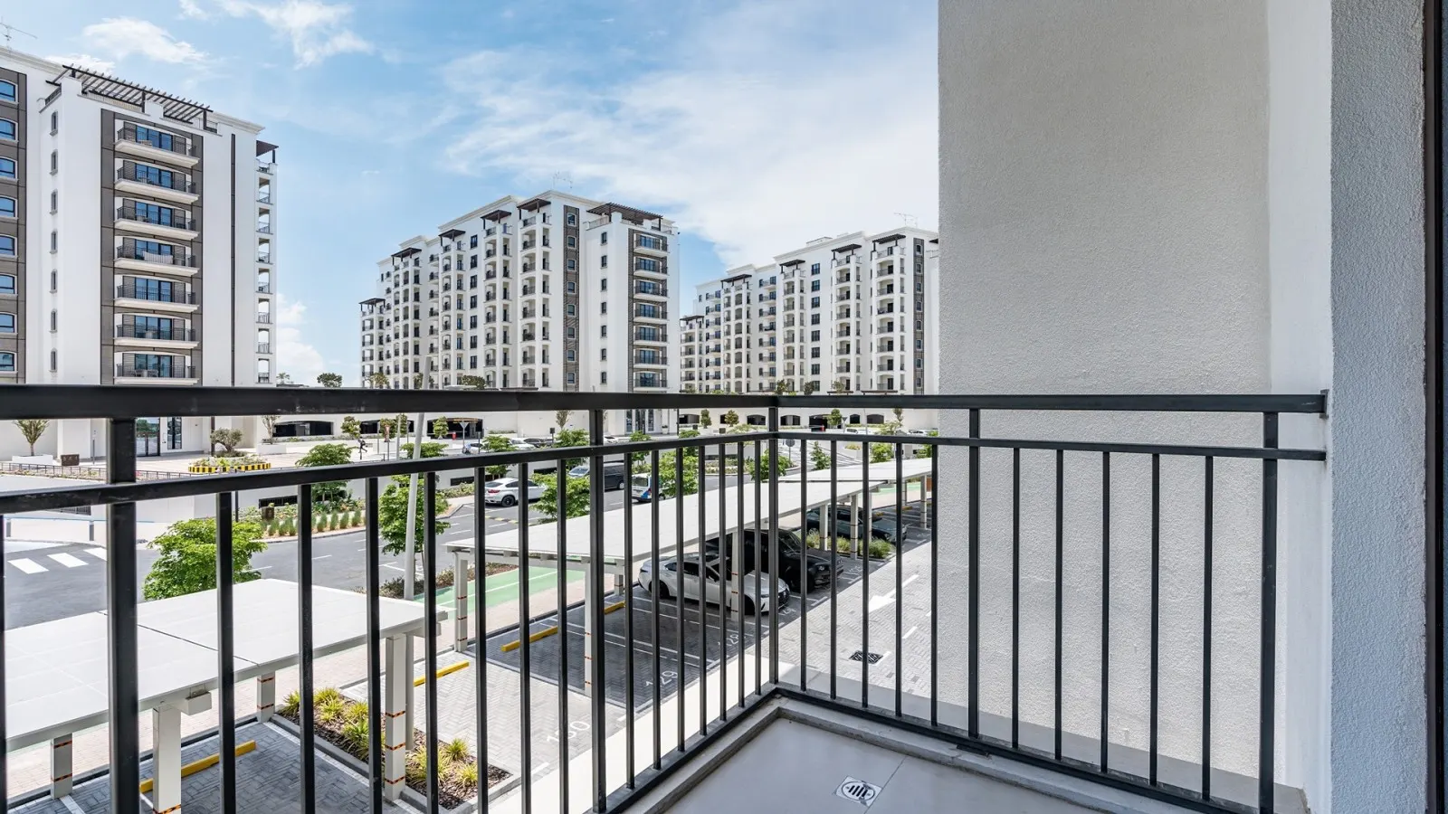Bright Luxe Home in Yas Island 18