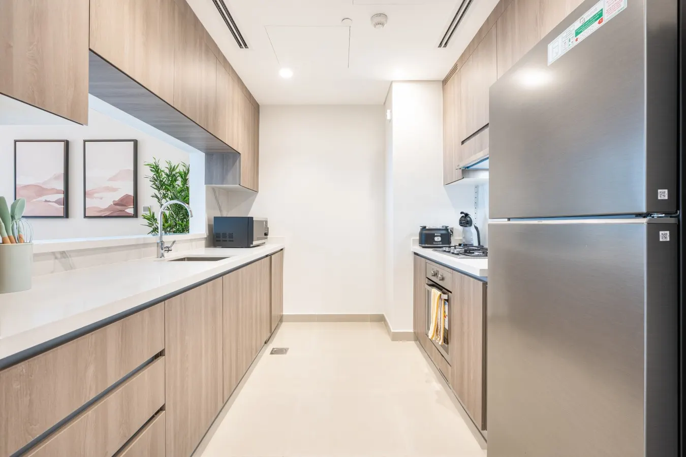 Bright Luxe Home in Yas Island — photo 3