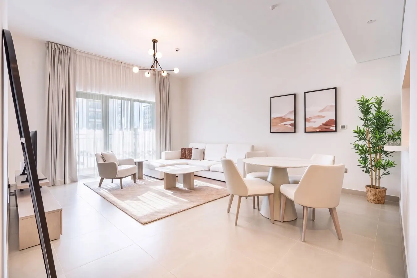 Bright Luxe Home in Yas Island 7