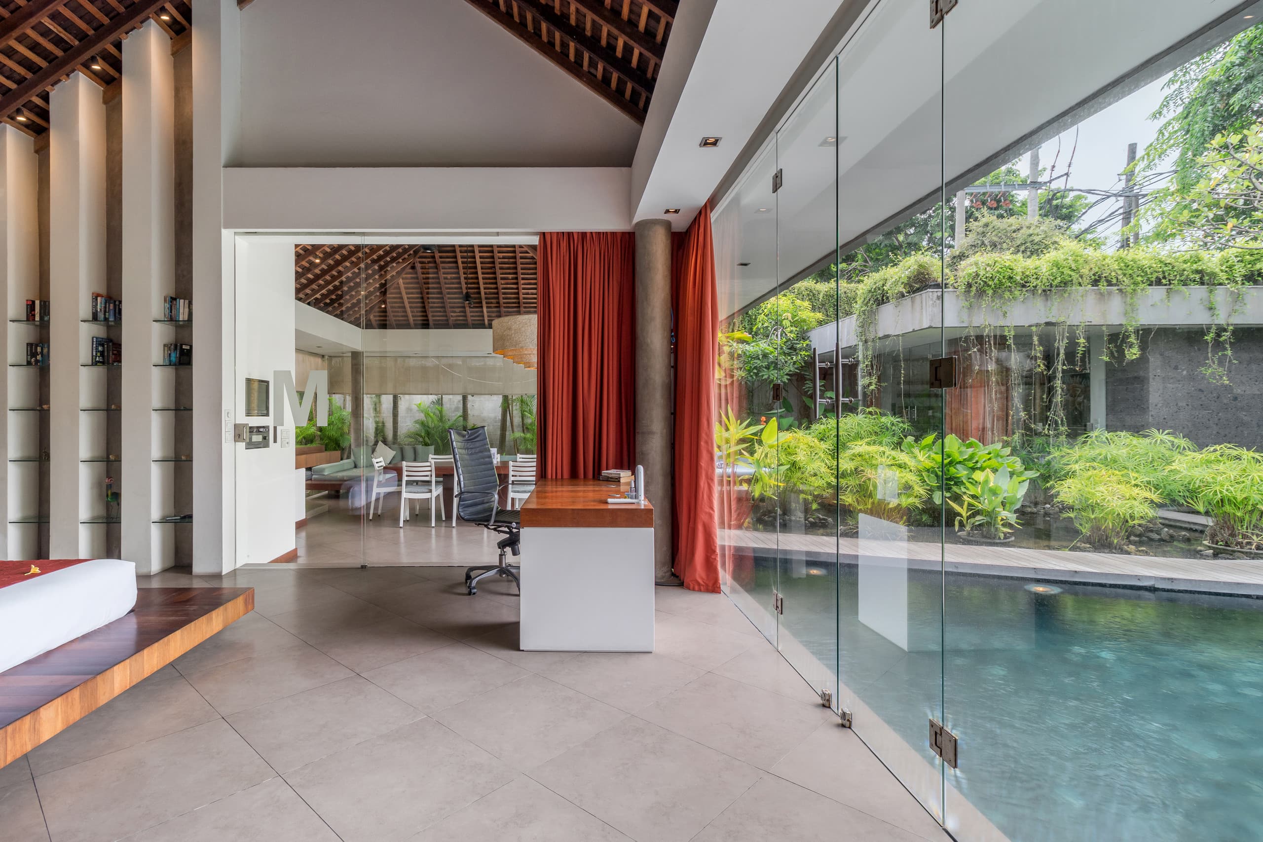 Stunning 4 Bed, Butler Service, Security, Central — photo 4