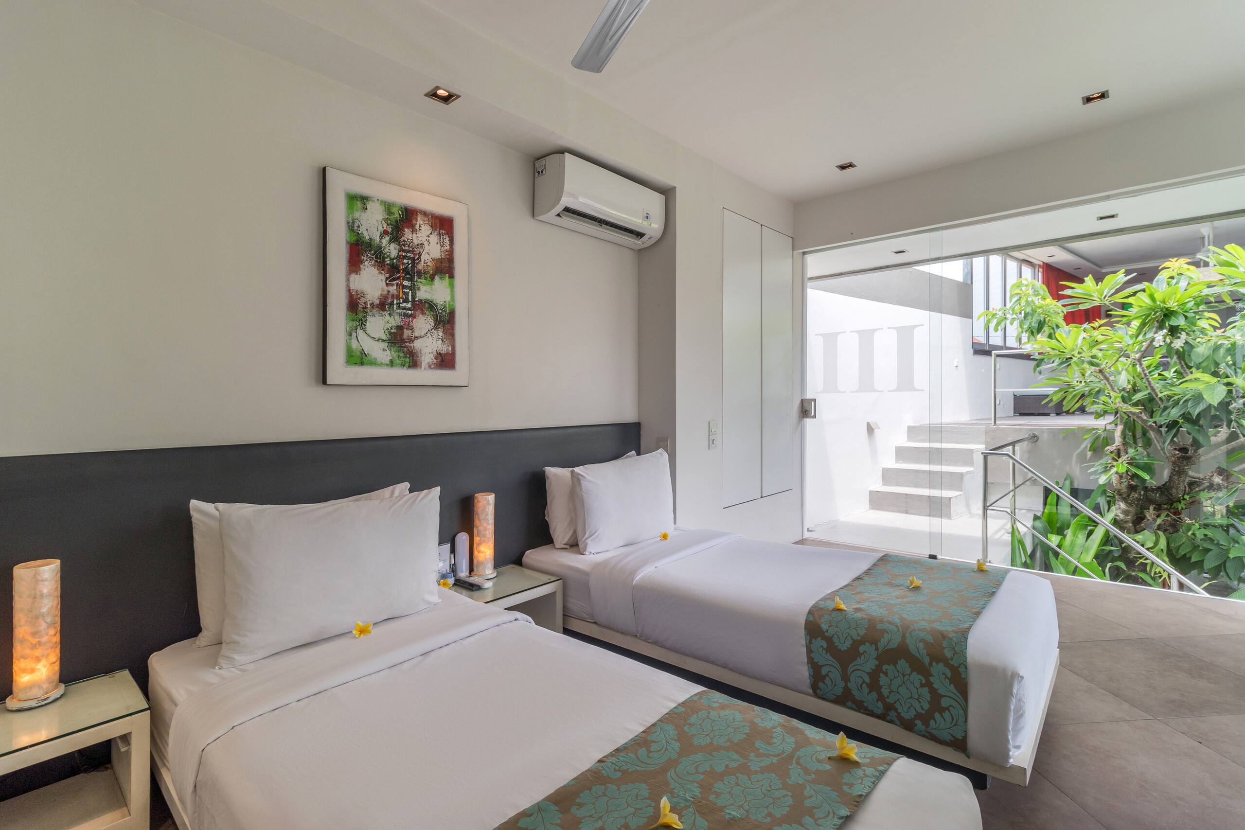 Stunning 4 Bed, Butler Service, Security, Central 25