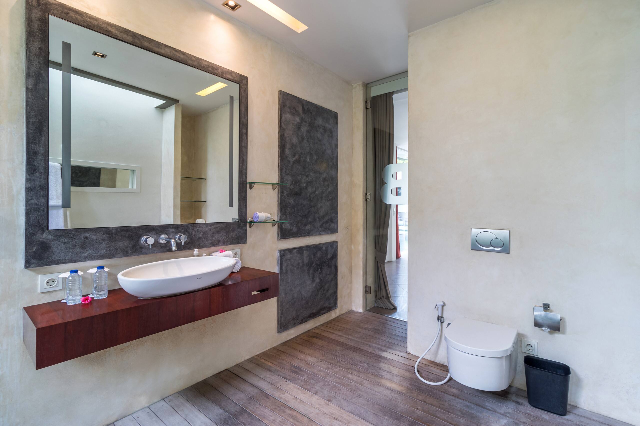 Stunning 4 Bed, Butler Service, Security, Central 38