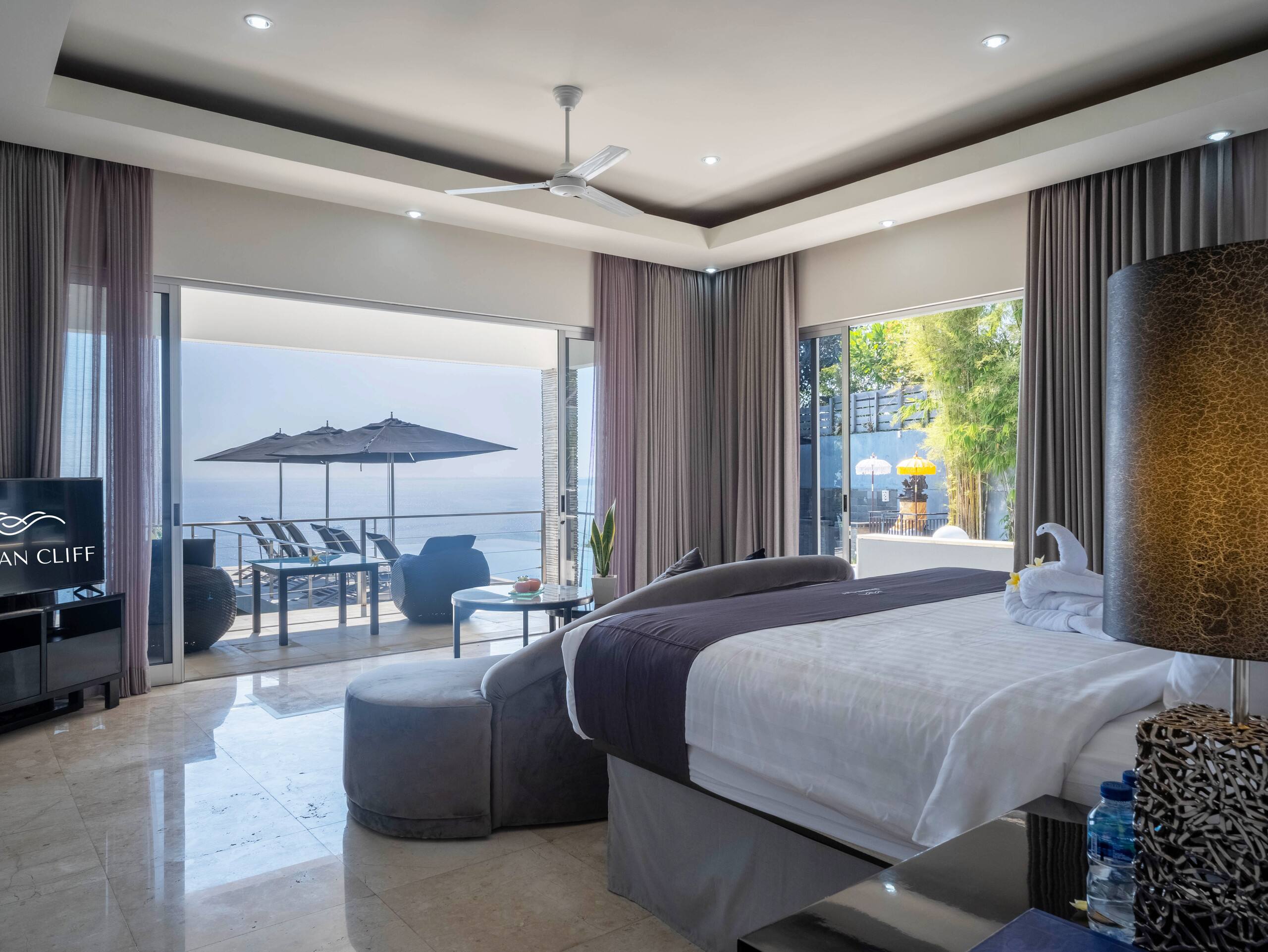 Uluwatu Suluban Cliff Private 4 BR with Ocean View 8