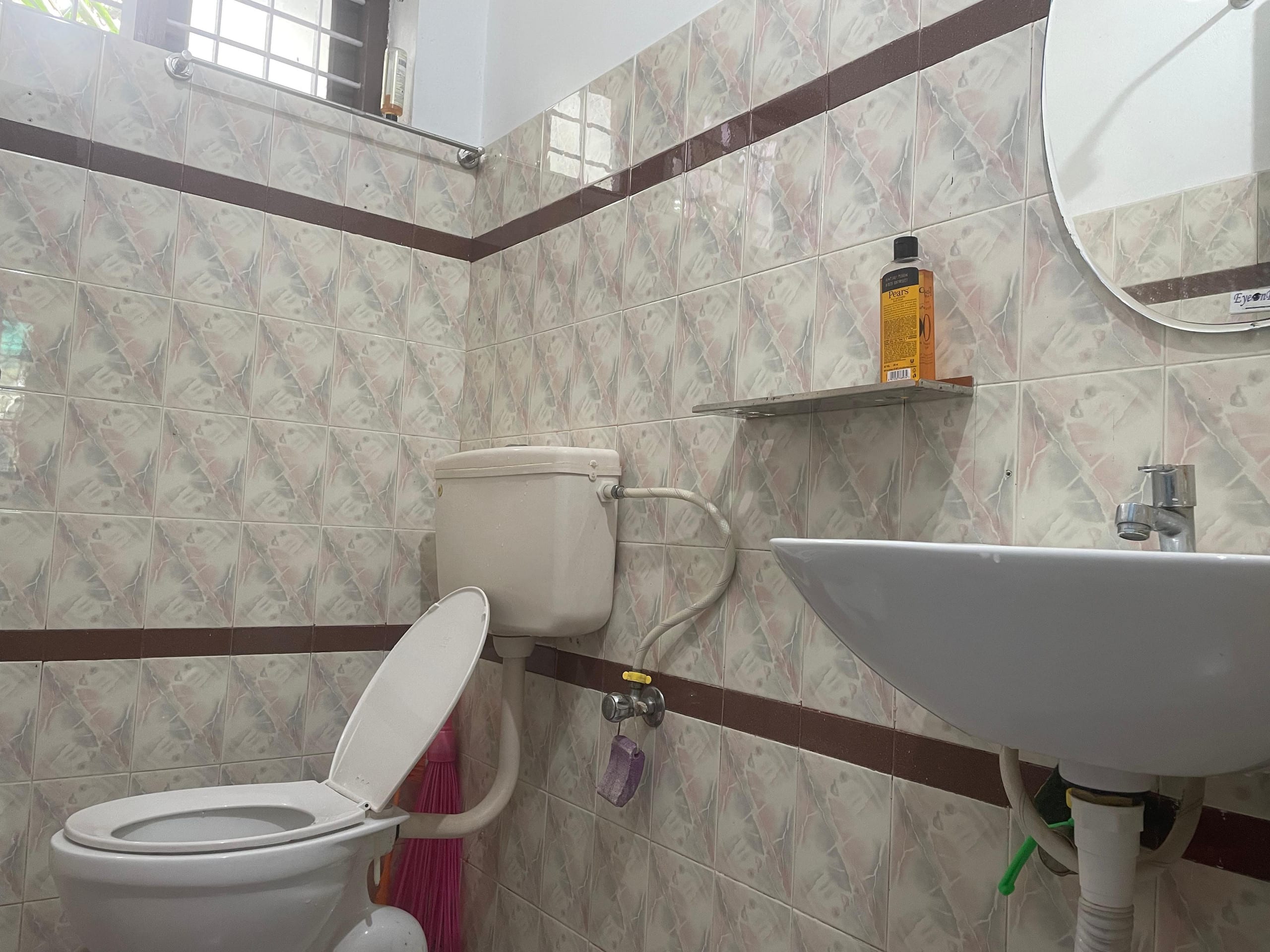 Secluded 3bhk house at Chalakudy w gated parking 21