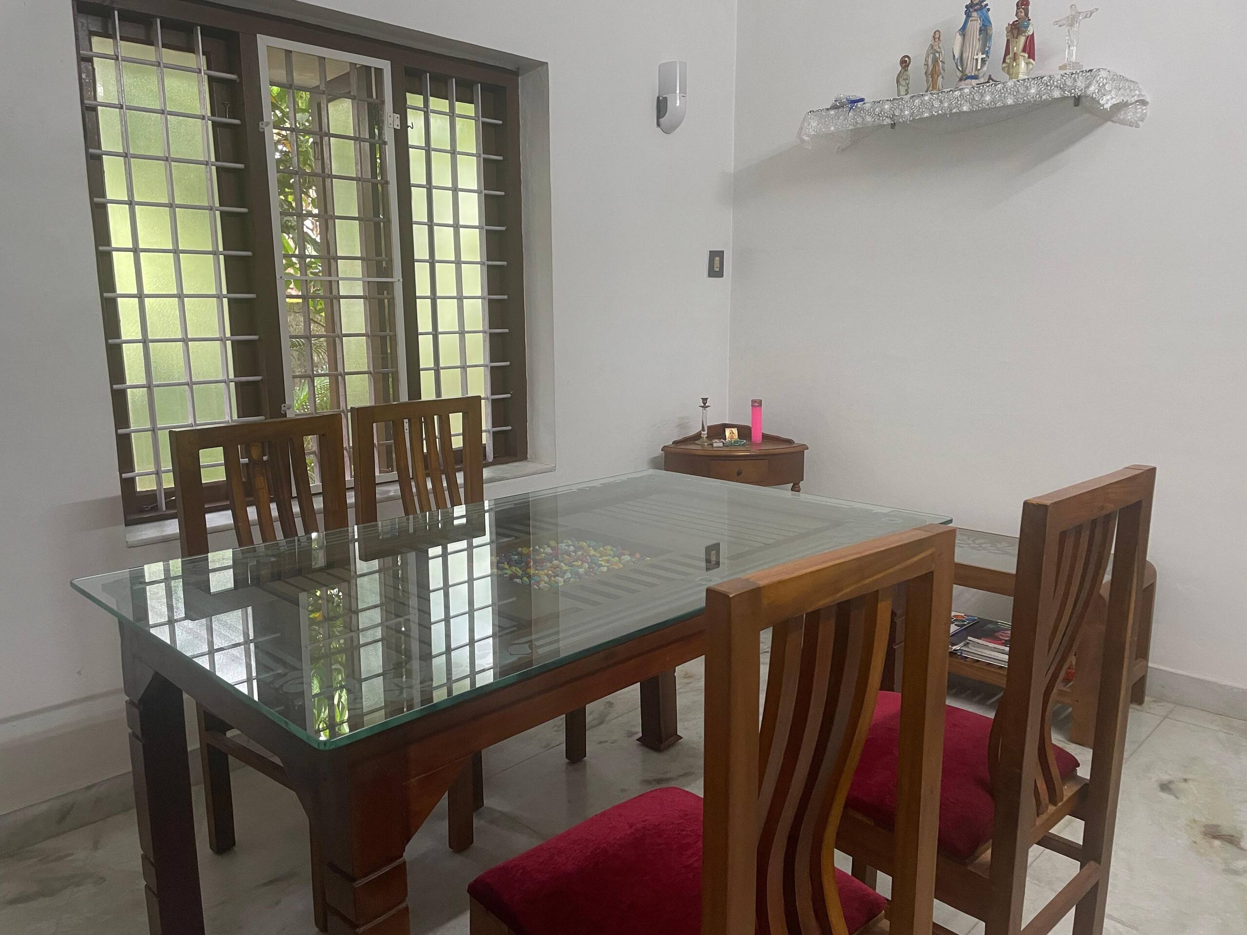 Secluded 3bhk house at Chalakudy w gated parking 12