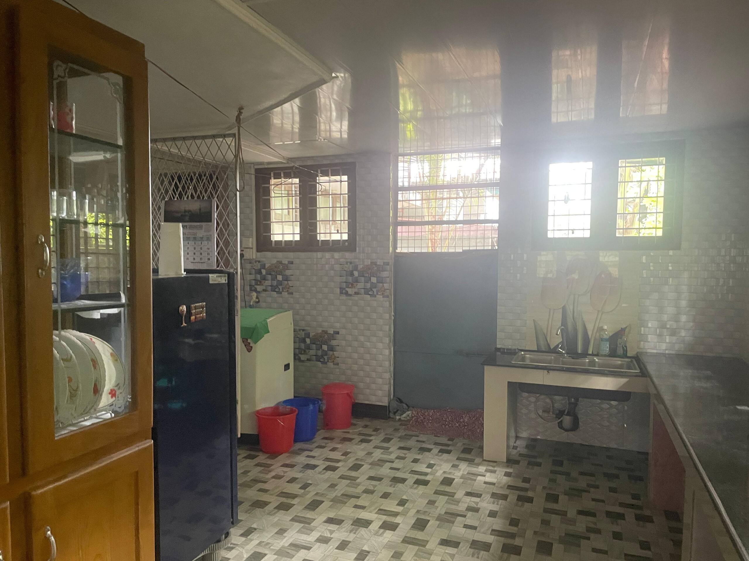 Secluded 3bhk house at Chalakudy w gated parking 10