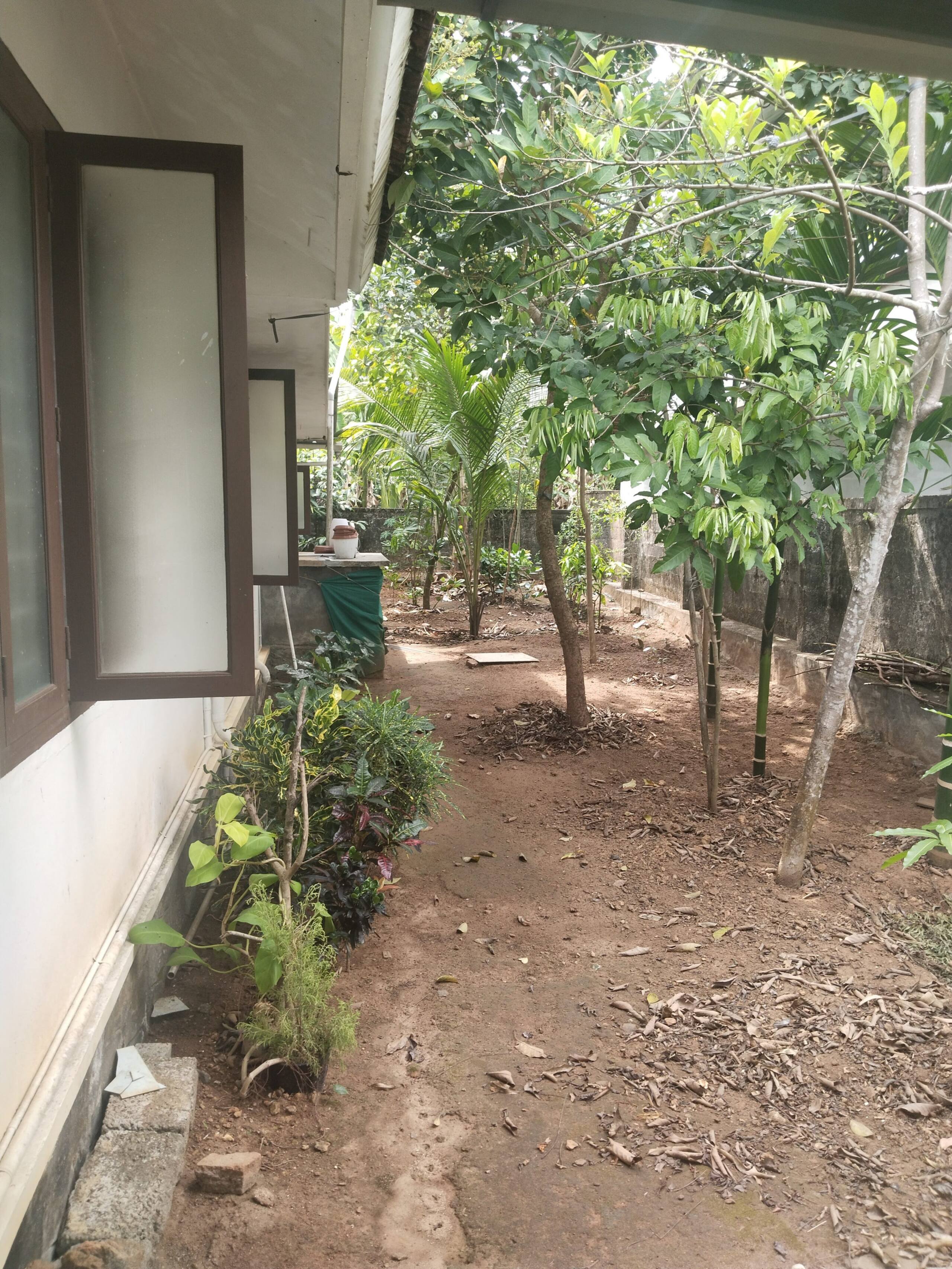 Secluded 3bhk house at Chalakudy w gated parking 28