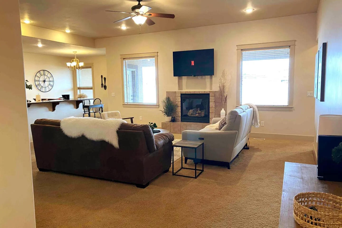 ✦PET FRIENDLY✦SPACIOUS✦Home Away From Home 8