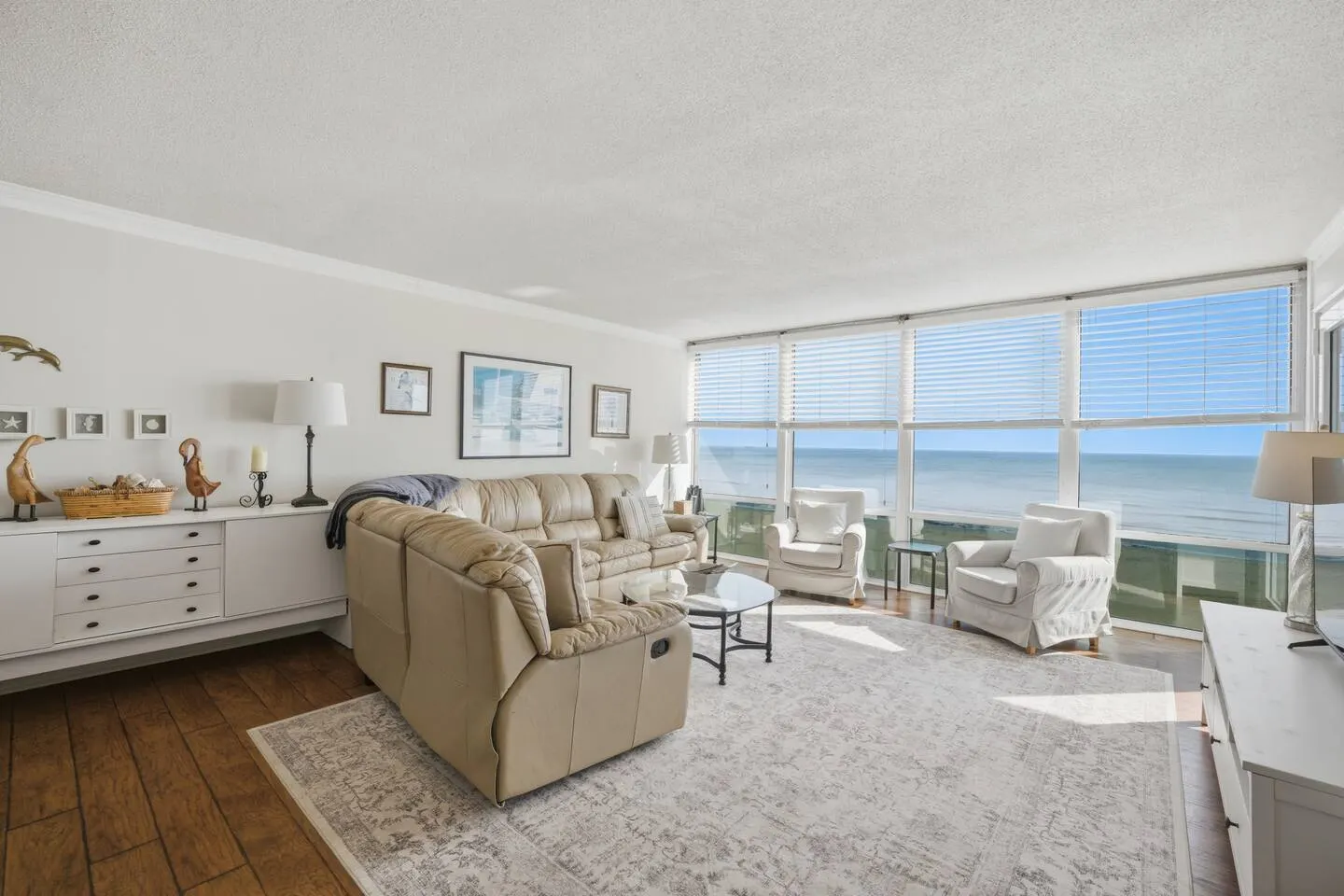 Virginia Beach Oceanfront Condo | Balcony + Pool — photo 2