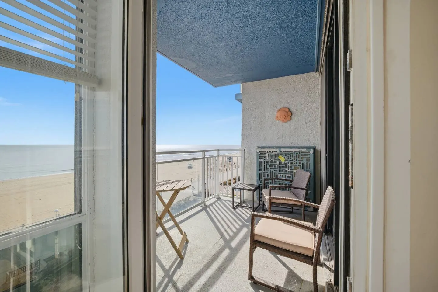 Virginia Beach Oceanfront Condo Balcony + Pool 16