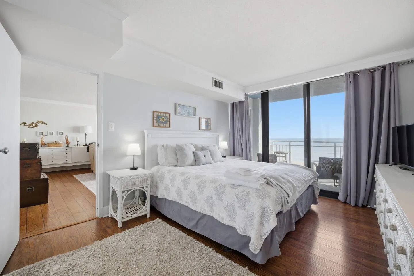 Virginia Beach Oceanfront Condo Balcony + Pool 17