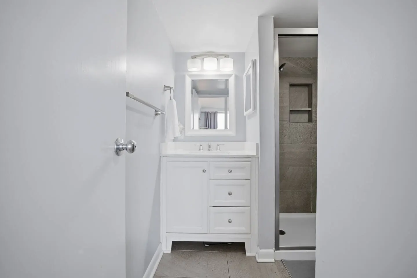 Virginia Beach Oceanfront Condo Balcony + Pool 19
