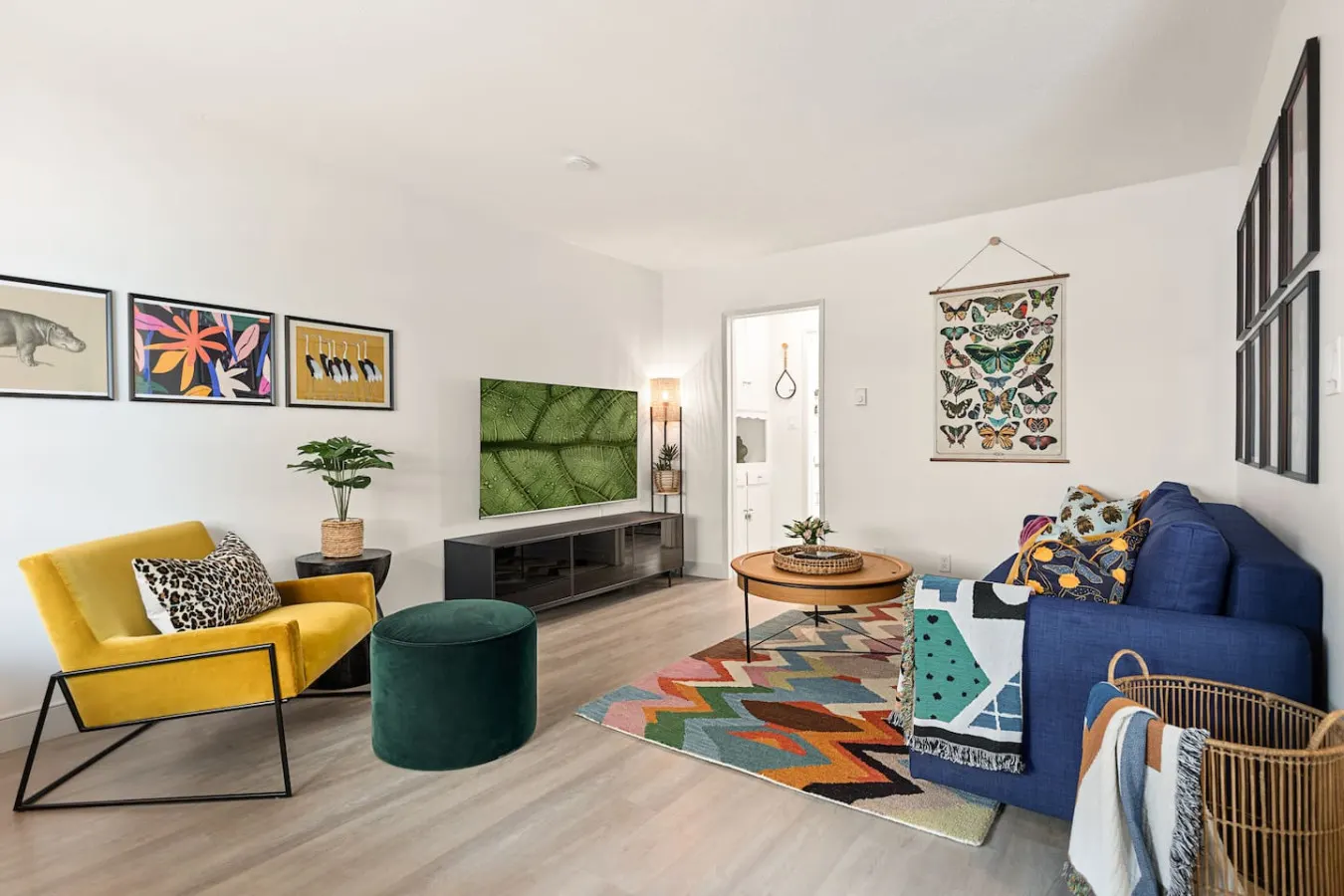 East Village Arts District, King Suite w/ Sofa Bed
