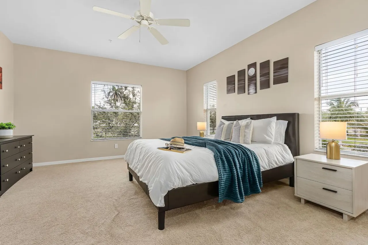 Gorgeous Townhome Close to the beaches 15