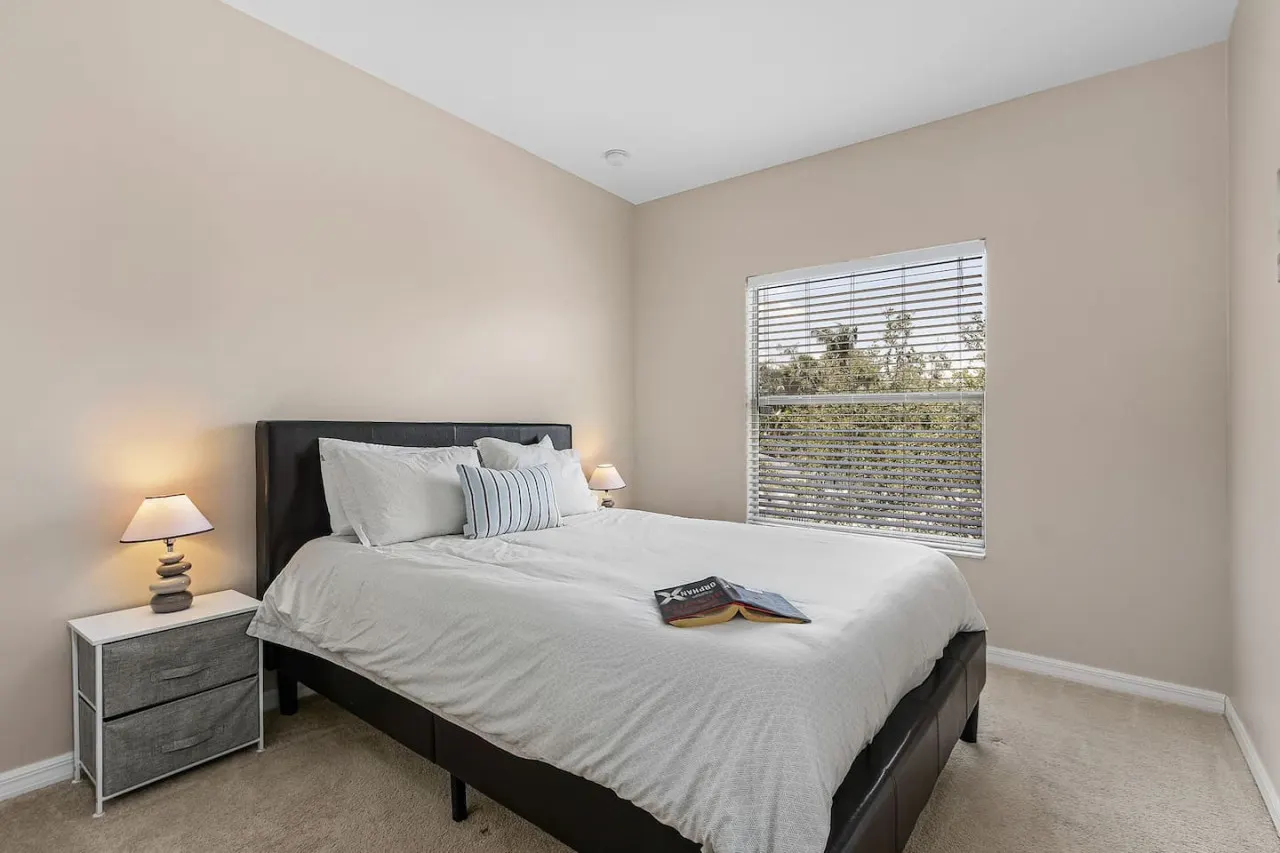 Gorgeous Townhome Close to the beaches 18